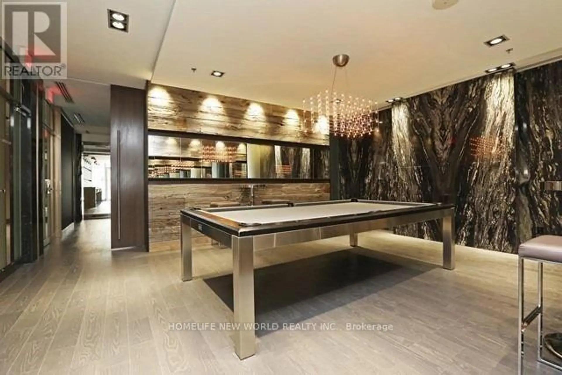 #402 30 NELSON STREET - Image 4