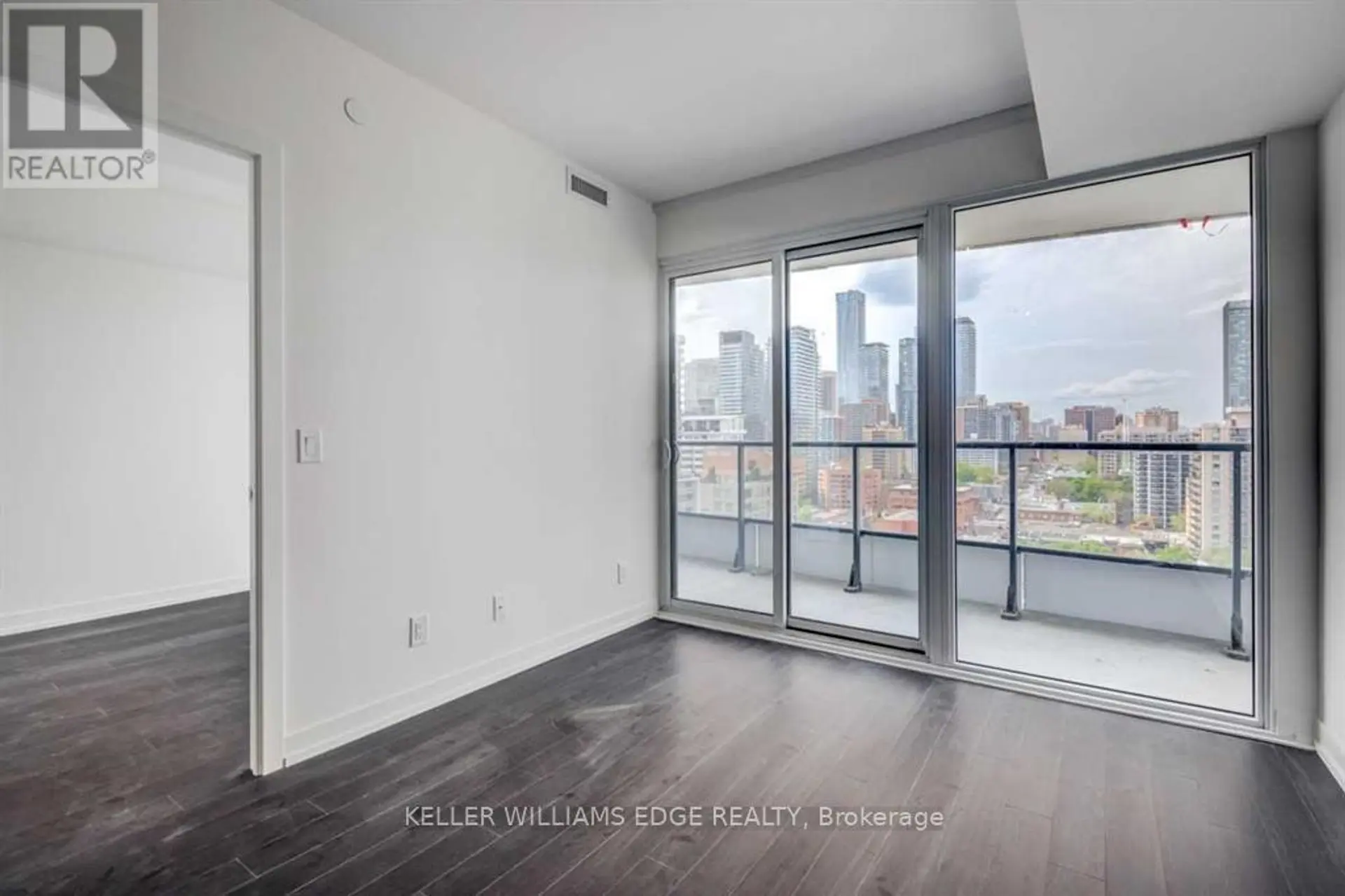 #3609 85 WOOD STREET - Image 5
