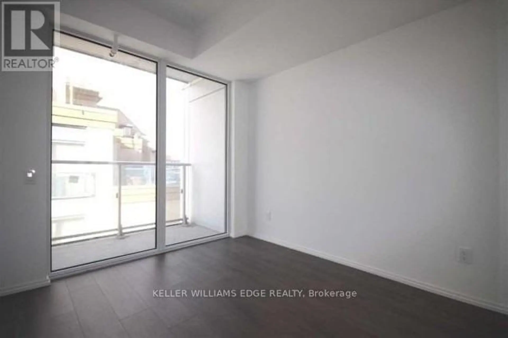 #1009 68 SHUTER STREET - Image 6