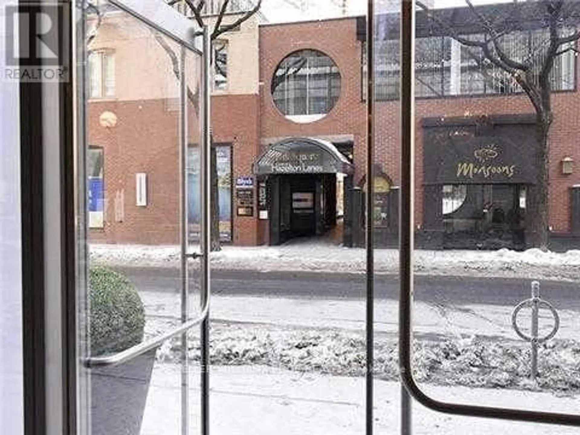#911 155 YORKVILLE AVENUE - Image 3