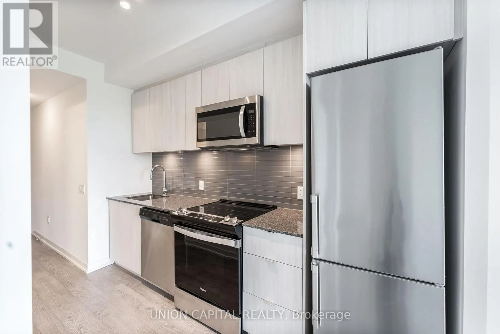 #601W 3 ROSEWATER STREET E - Image 10