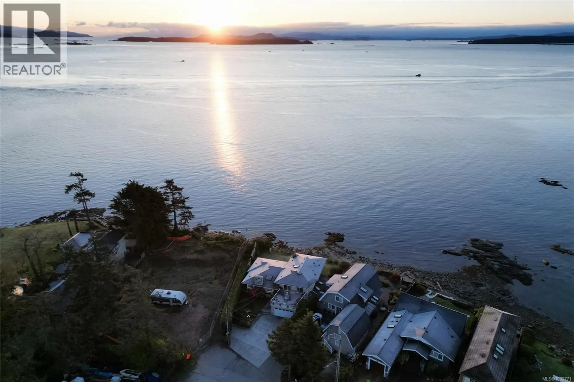 Property at 2543 Shoreacres Rd, Sidney, BC