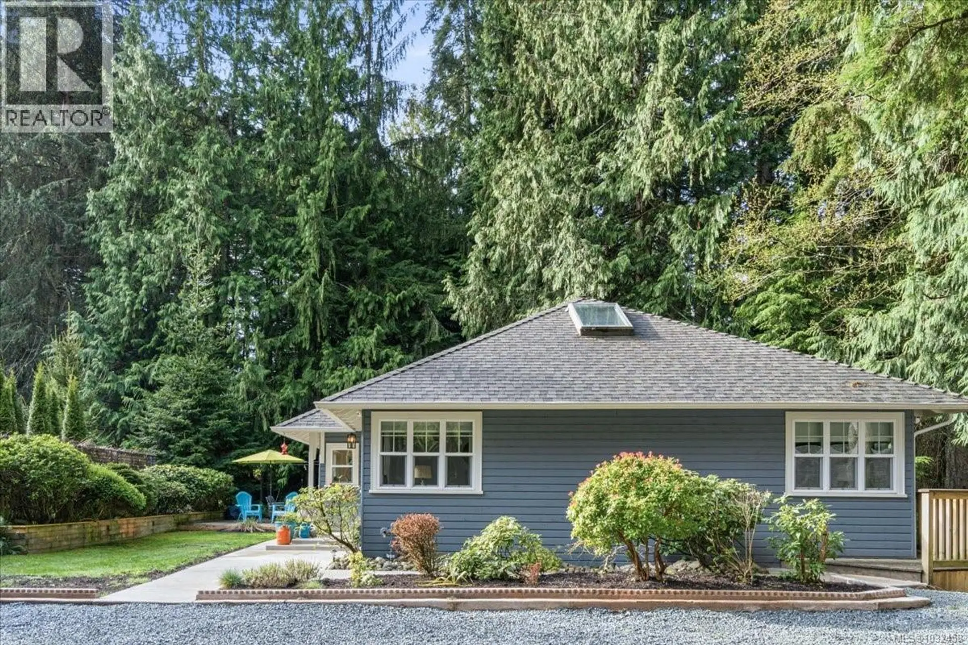Property at 324 Chester Rd, Qualicum Beach, BC