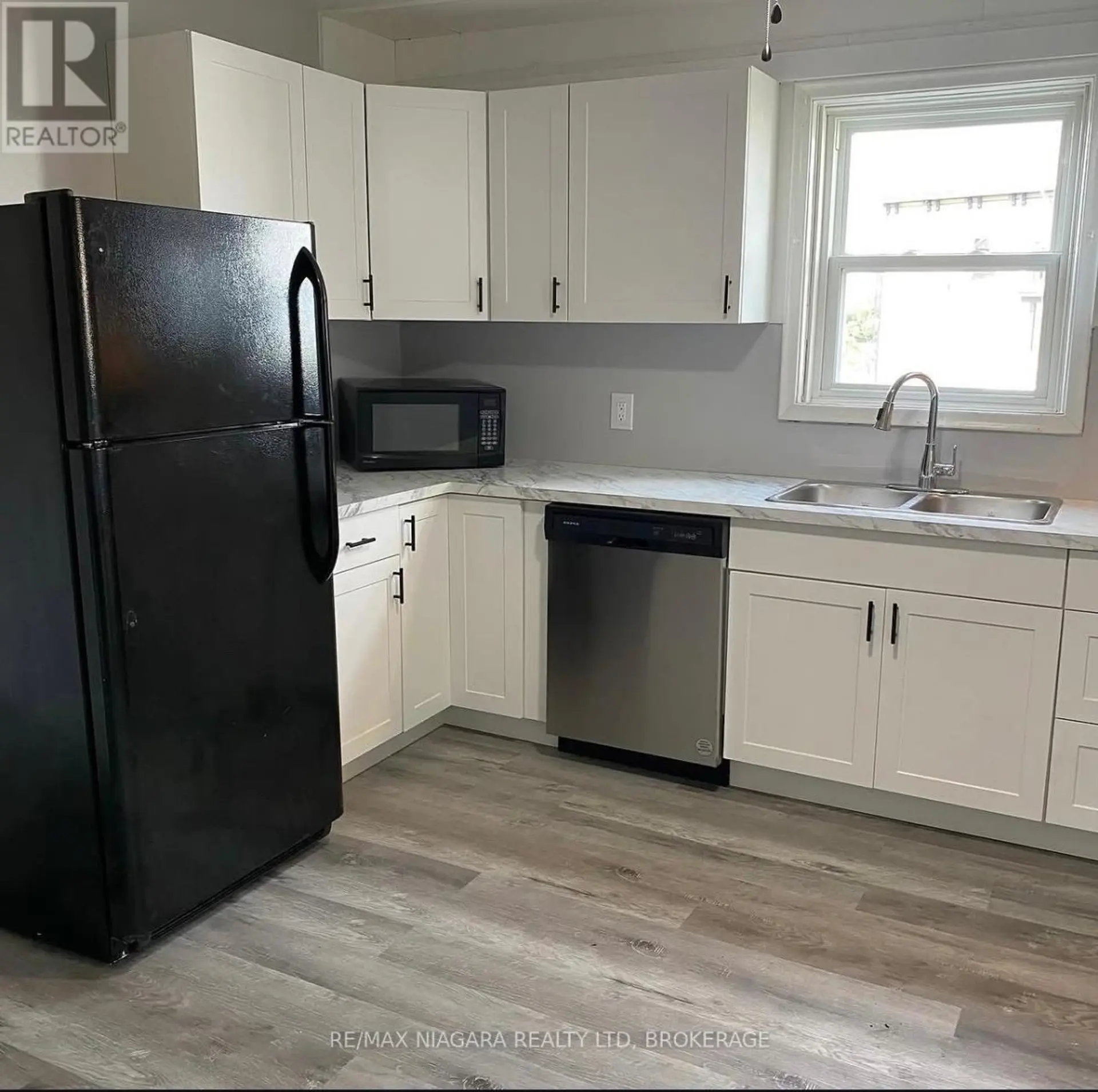 42 NIAGARA STREET - Image 4