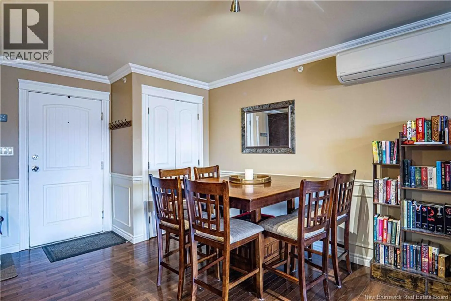 #439 155 LIAN STREET - Image 3