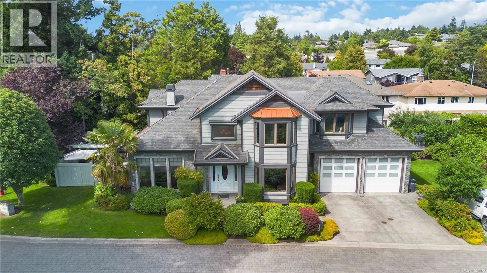 Property at 1702 De Sousa Pl, Saanich, BC