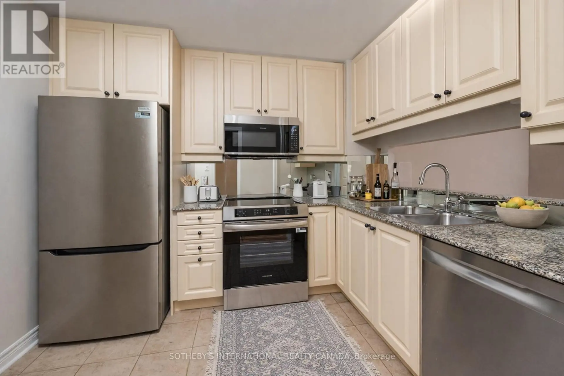 #108 3085 BLOOR STREET W - Image 6