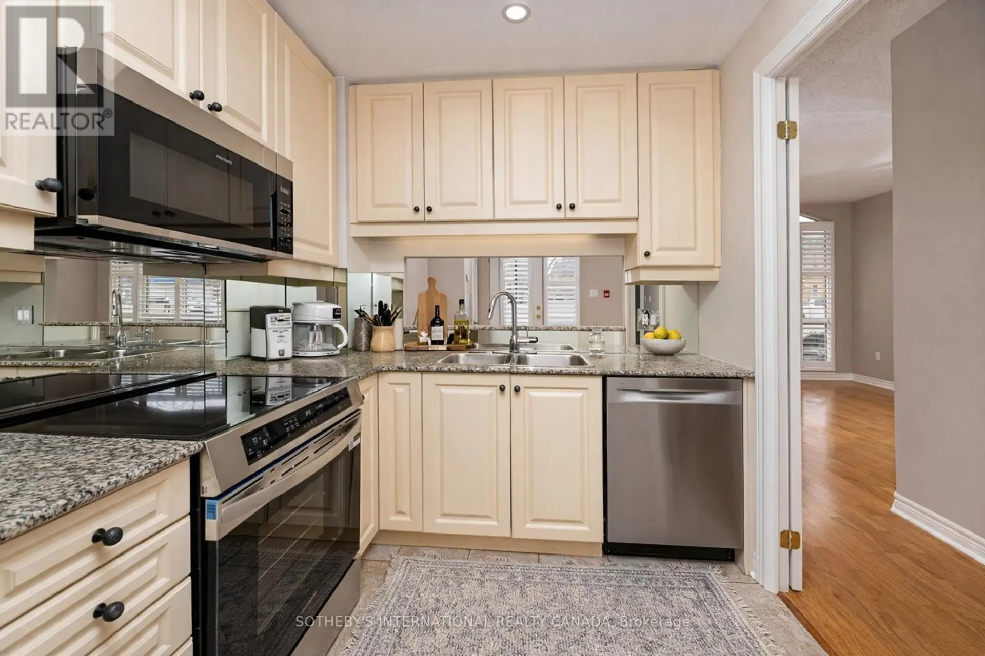 #108 3085 BLOOR STREET W - Image 7