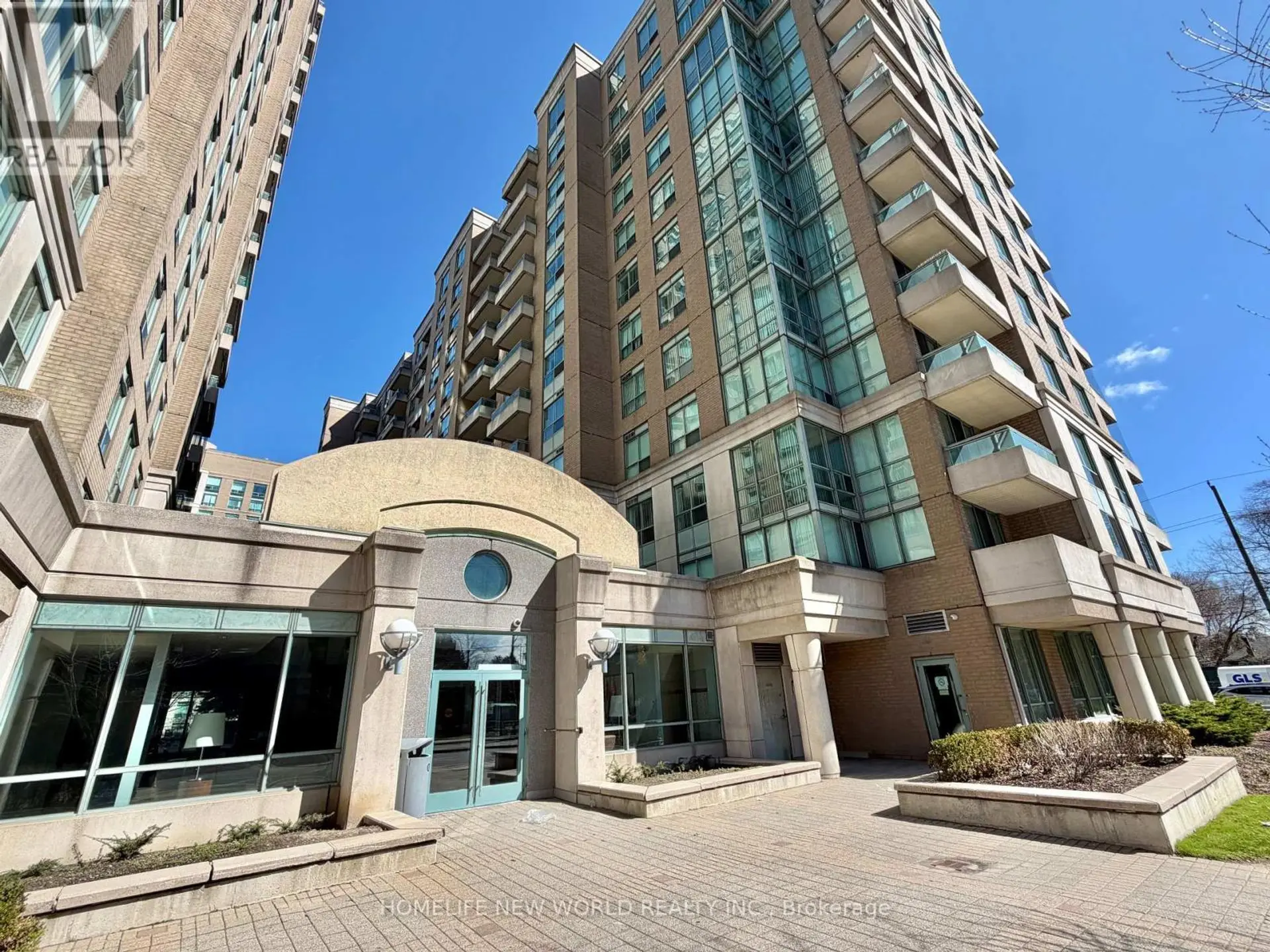 #303 39 PEMBERTON AVENUE - Image 1