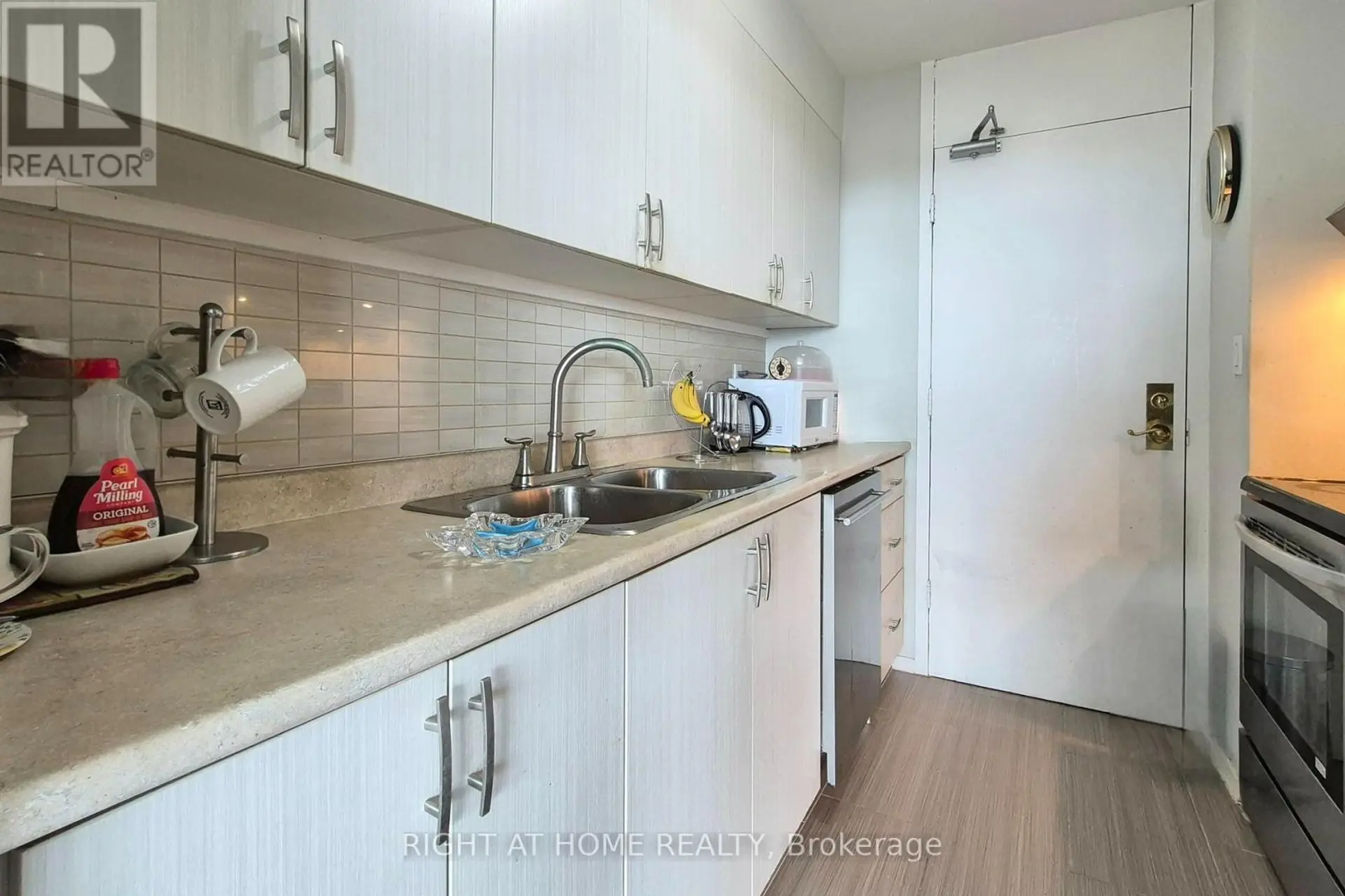 #2605 135 ANTIBES DRIVE - Image 8