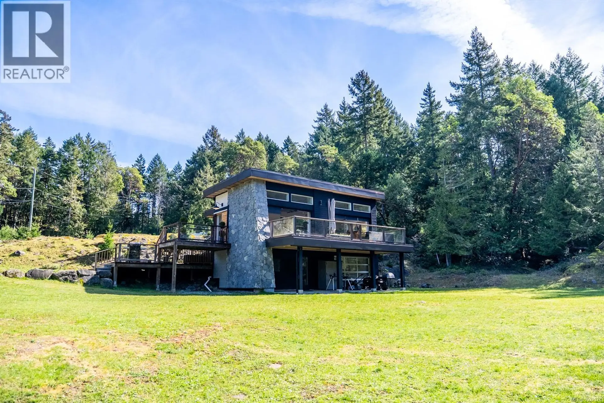 Property at 5582 Hooson Rd, Pender Island, BC