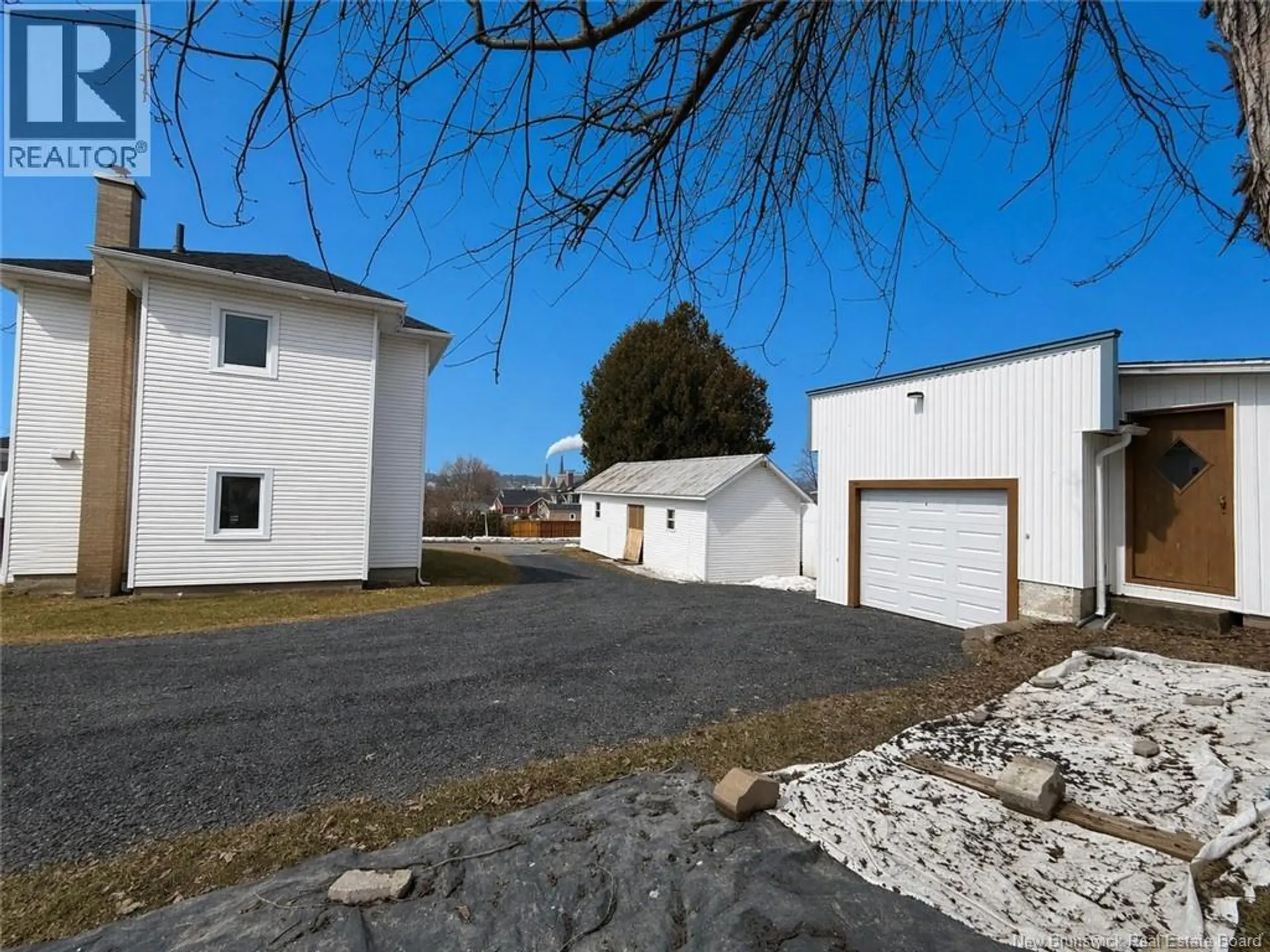 90 35E AVENUE - Image 2