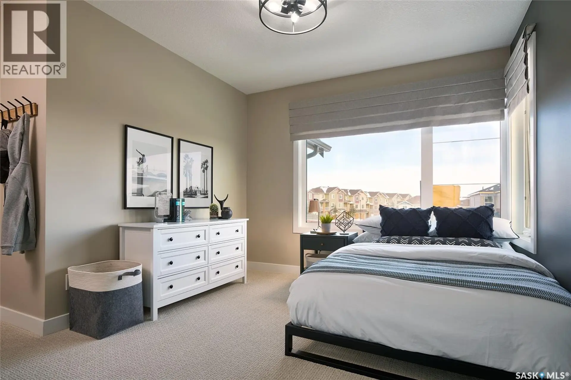 1112 Camden GARDENS - Image 4