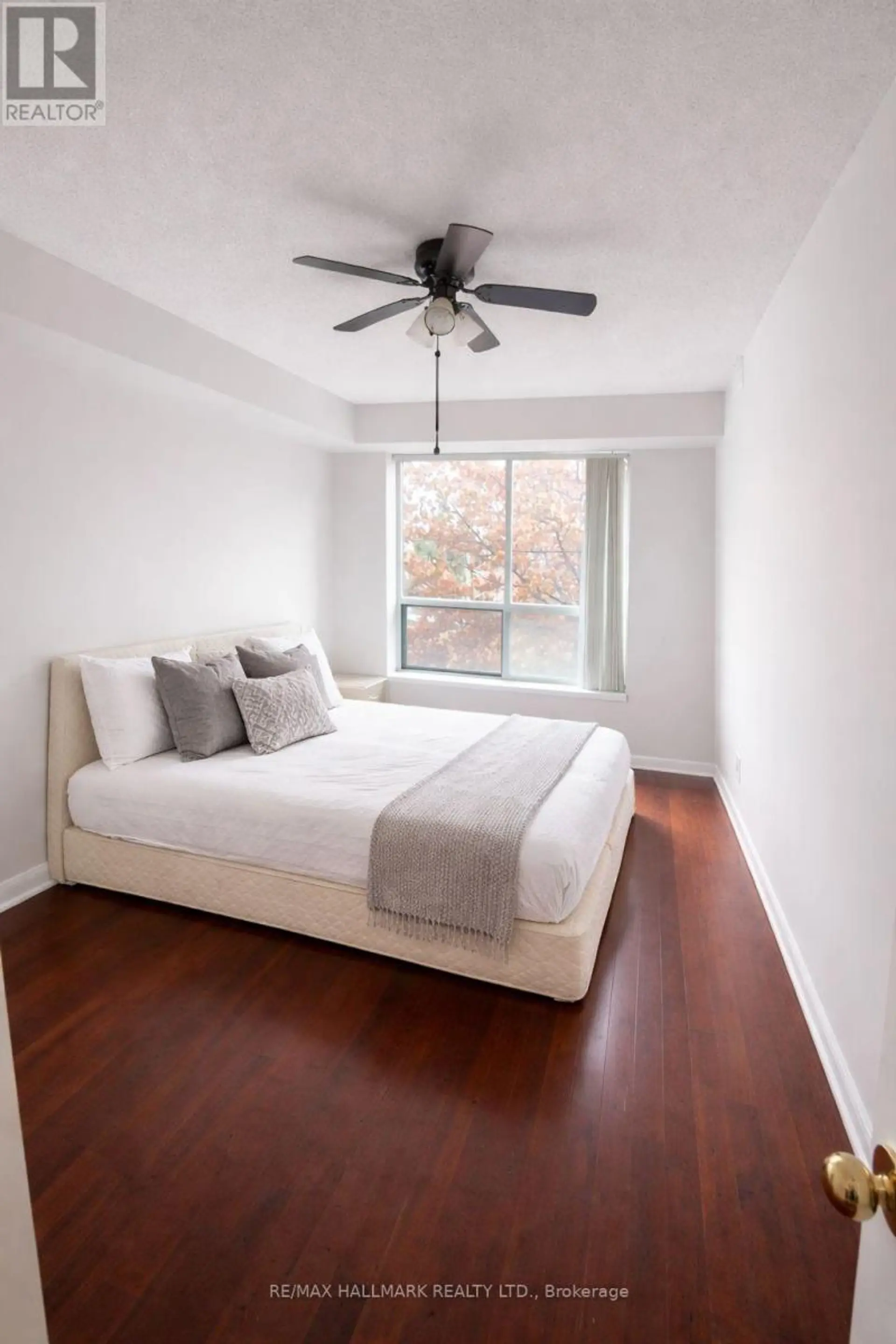 #215 3 ELLESMERE STREET - Image 3