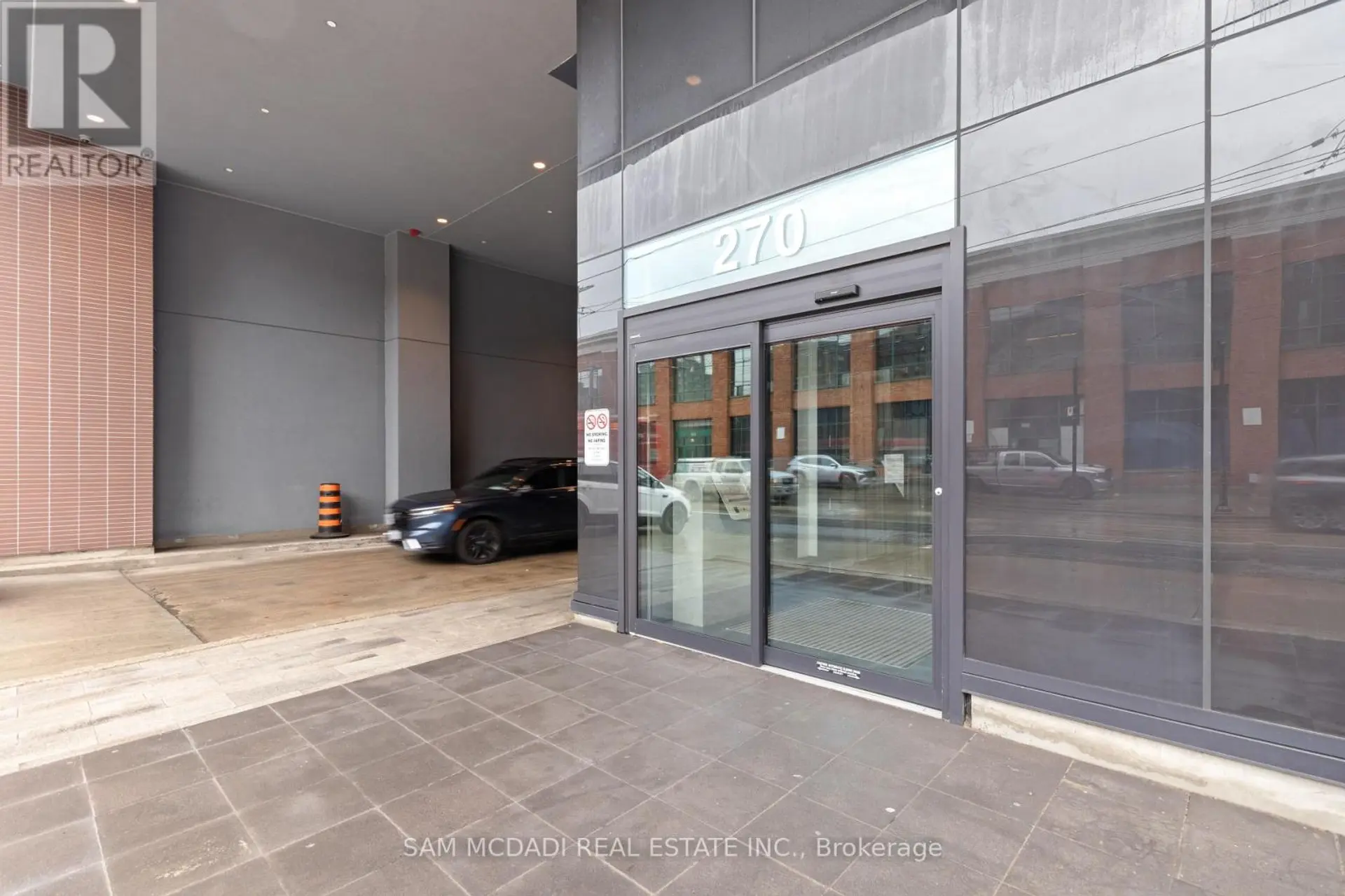 #PH01 270 DUFFERIN STREET - Image 12