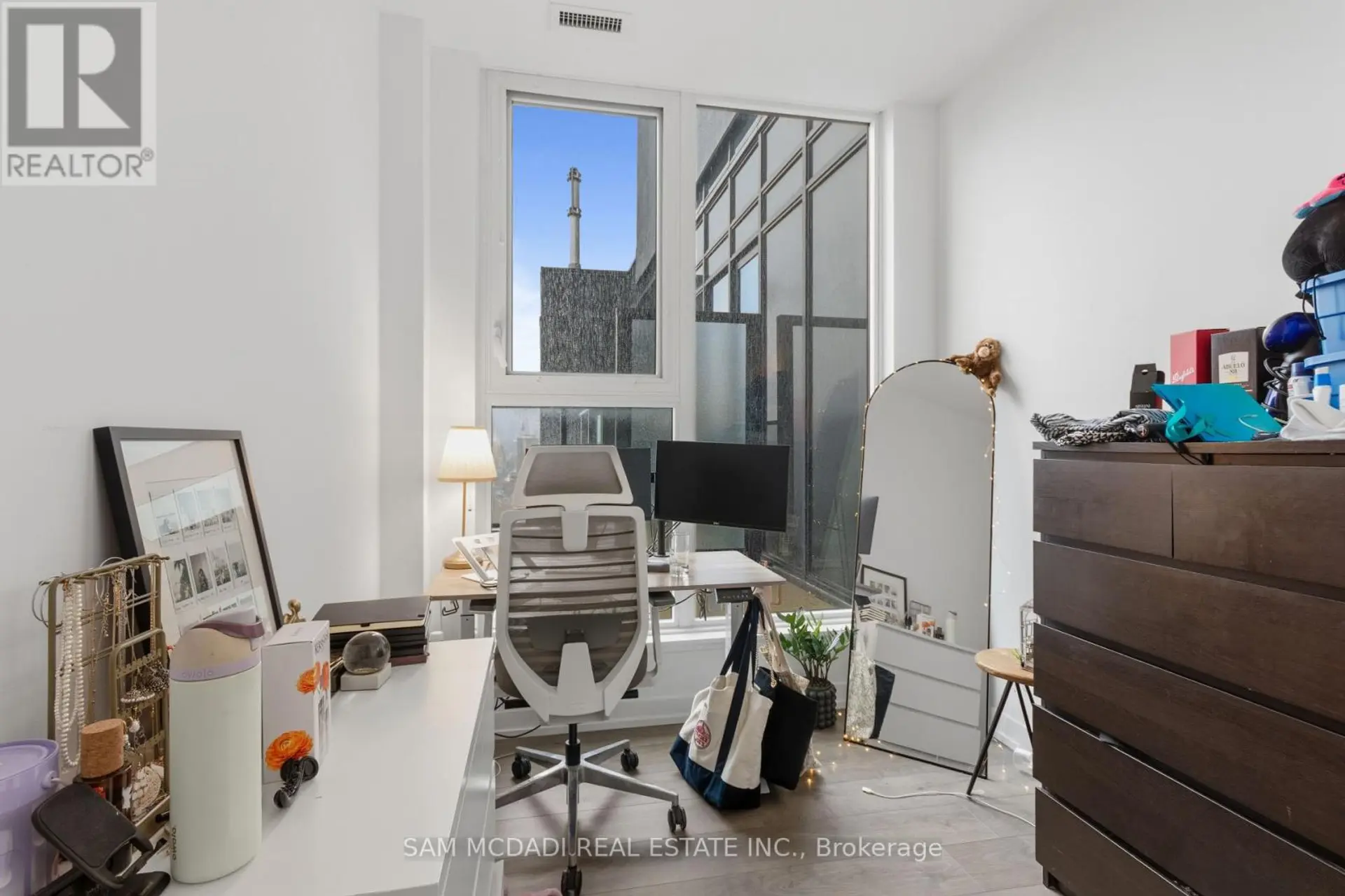 #PH01 270 DUFFERIN STREET - Image 3