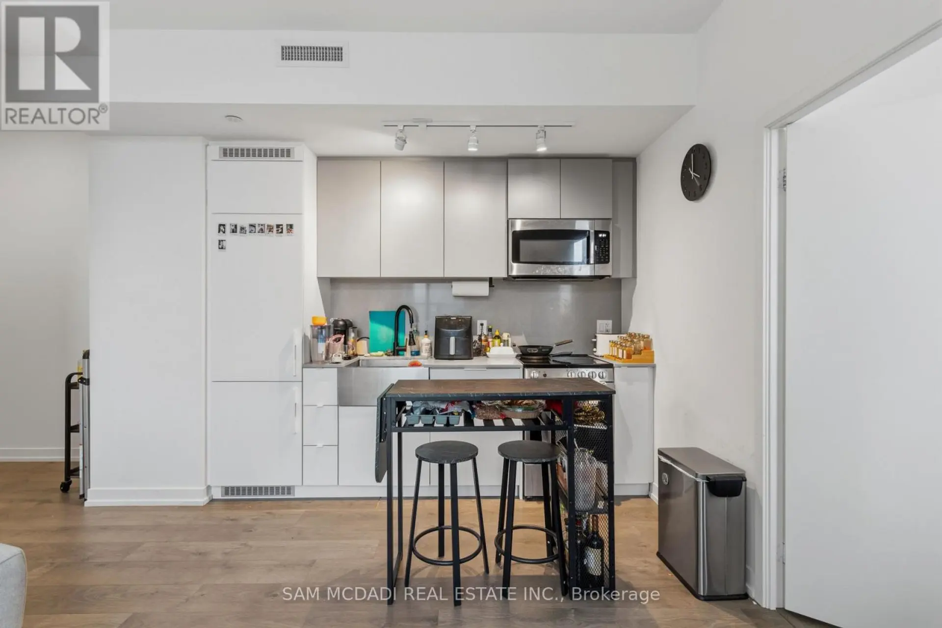#PH01 270 DUFFERIN STREET - Image 6