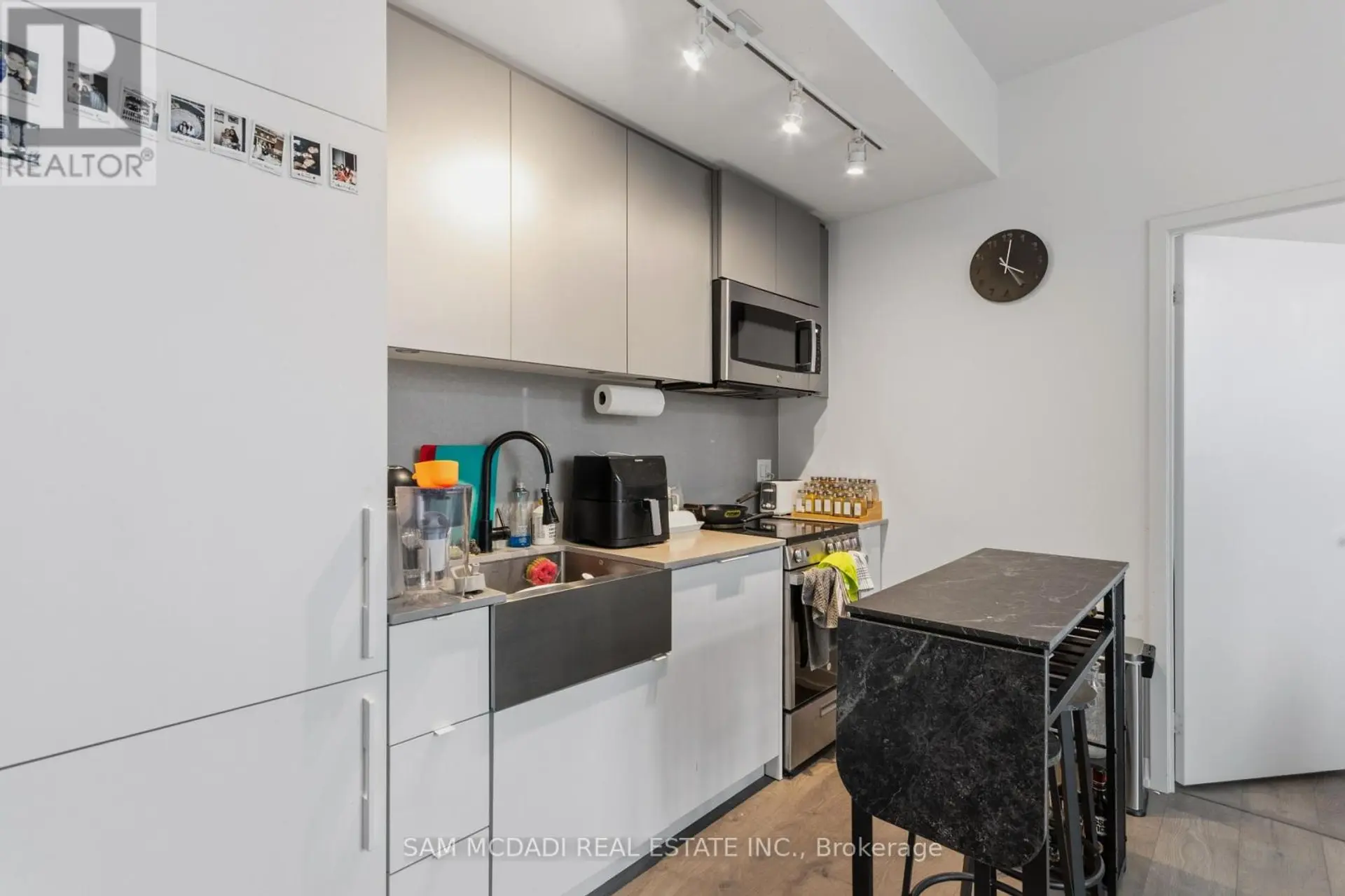 #PH01 270 DUFFERIN STREET - Image 7