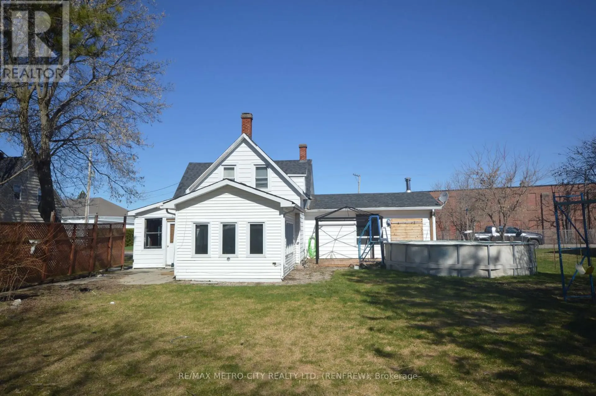235 RENFREW AVENUE W - Image 2