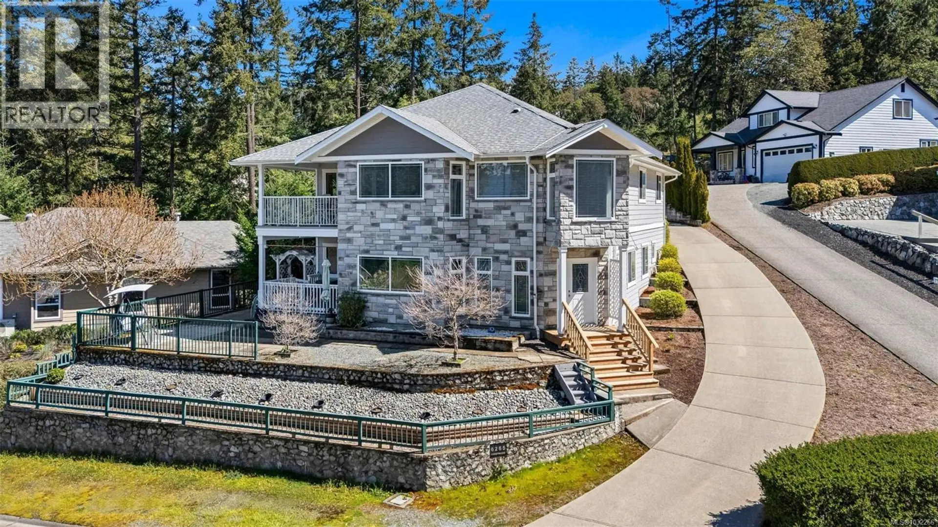 Property at 6265 Crestwood Dr, Duncan, BC