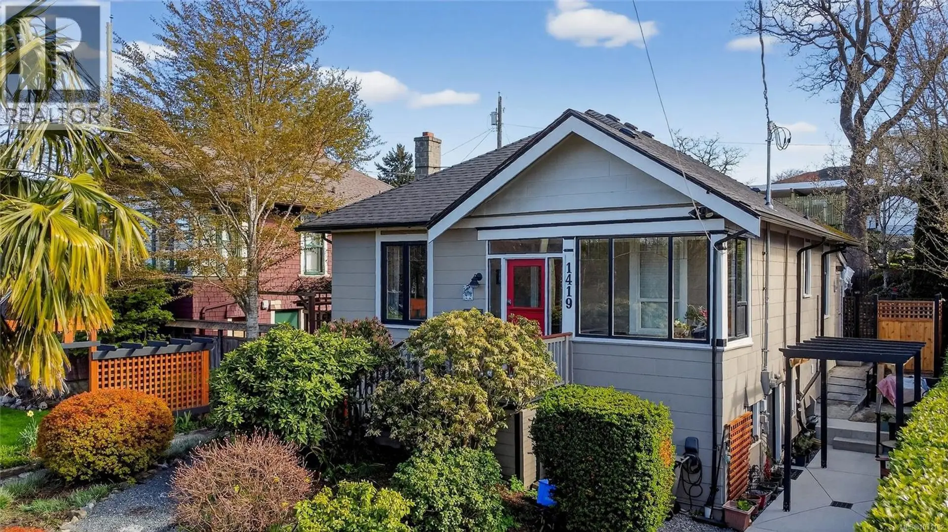 Property at 1419 Haultain St, Victoria, BC