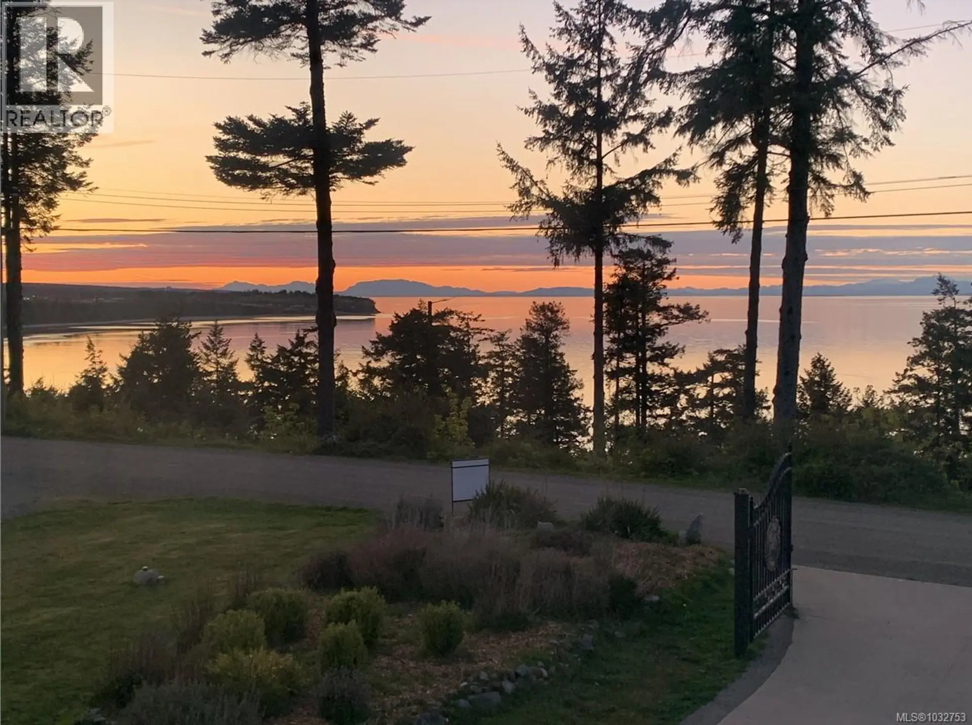 Property at 321 Wireless Rd, Comox, BC