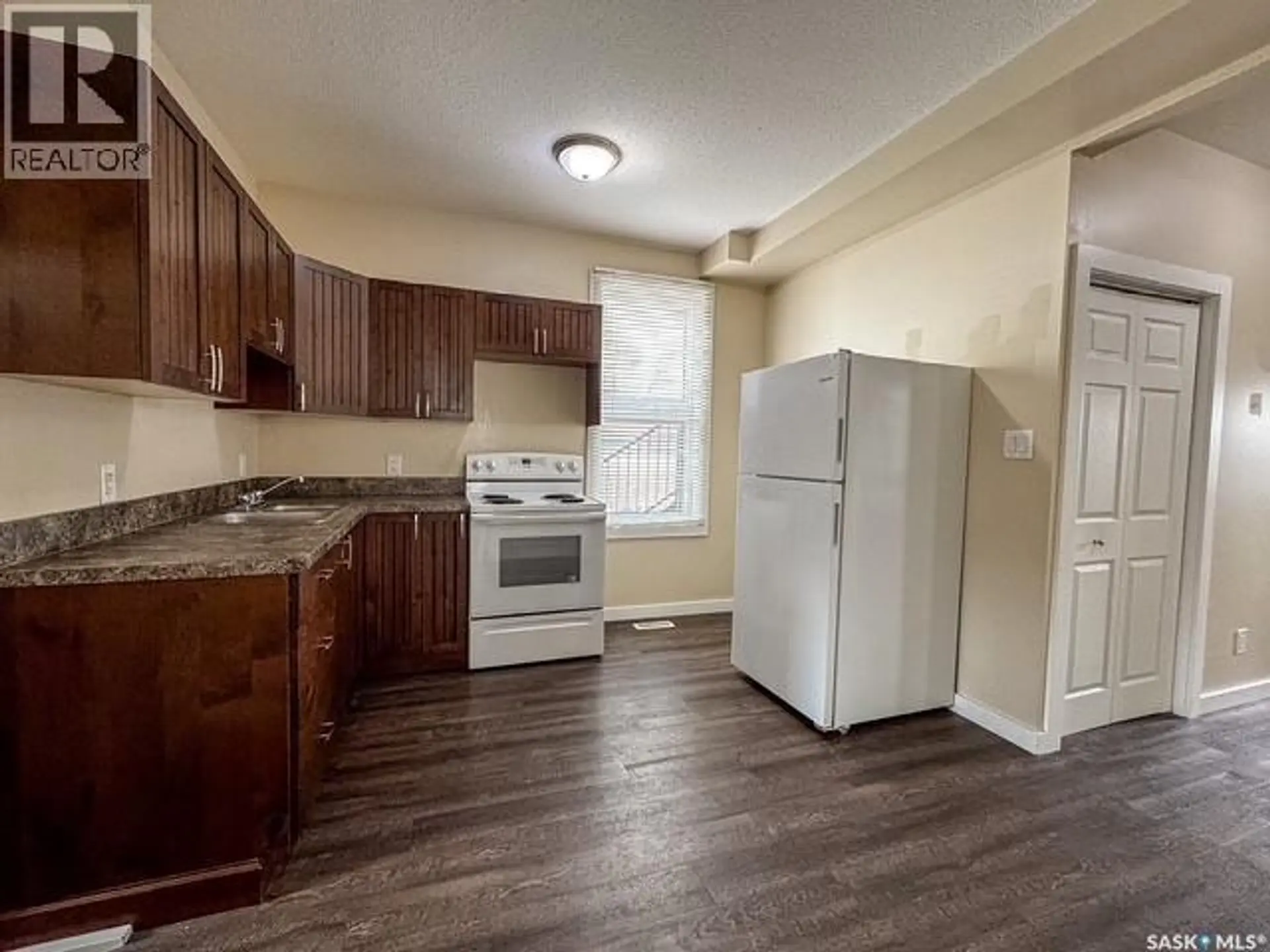 614 7TH AVENUE NE - Image 5