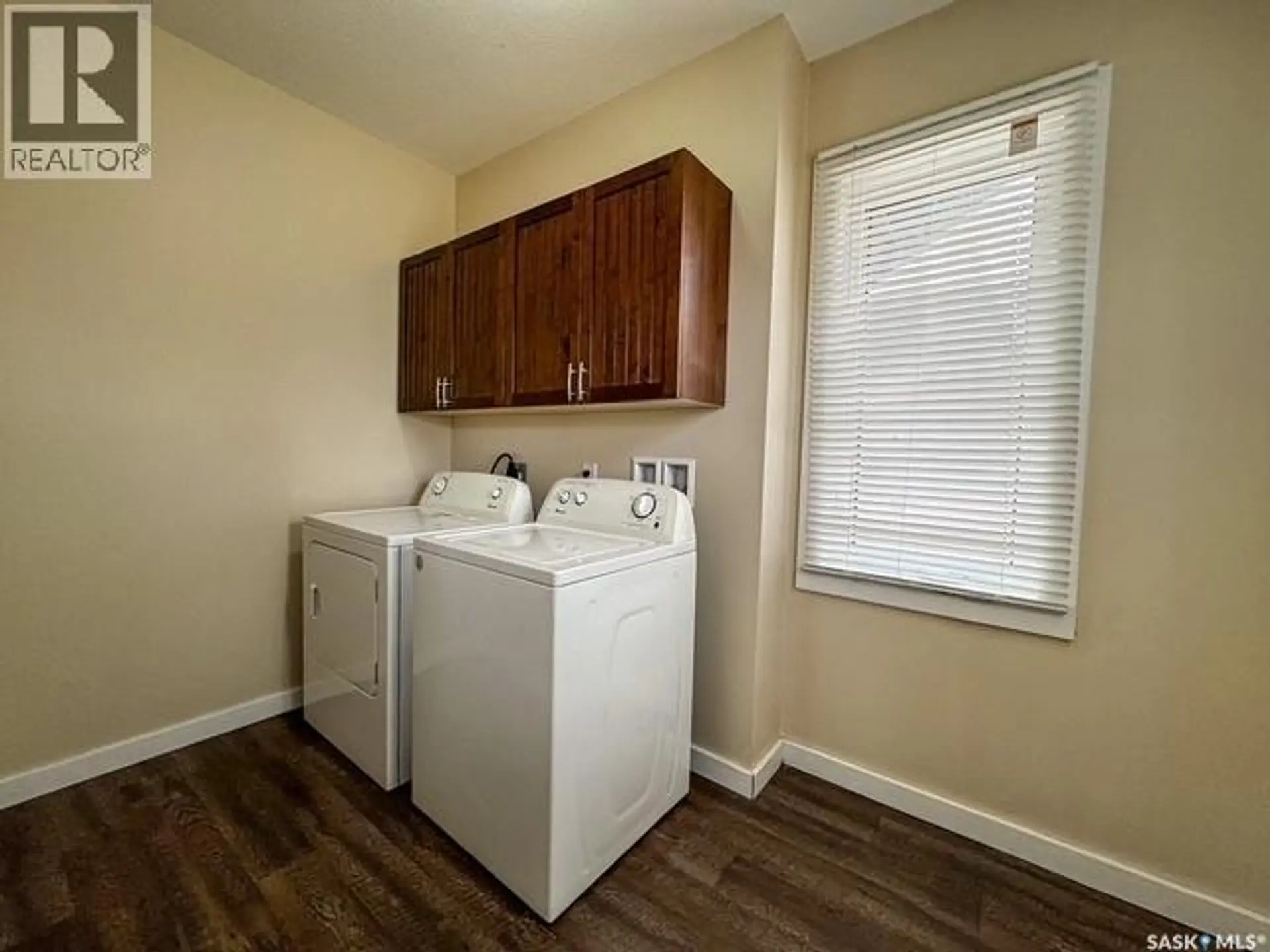 614 7TH AVENUE NE - Image 11