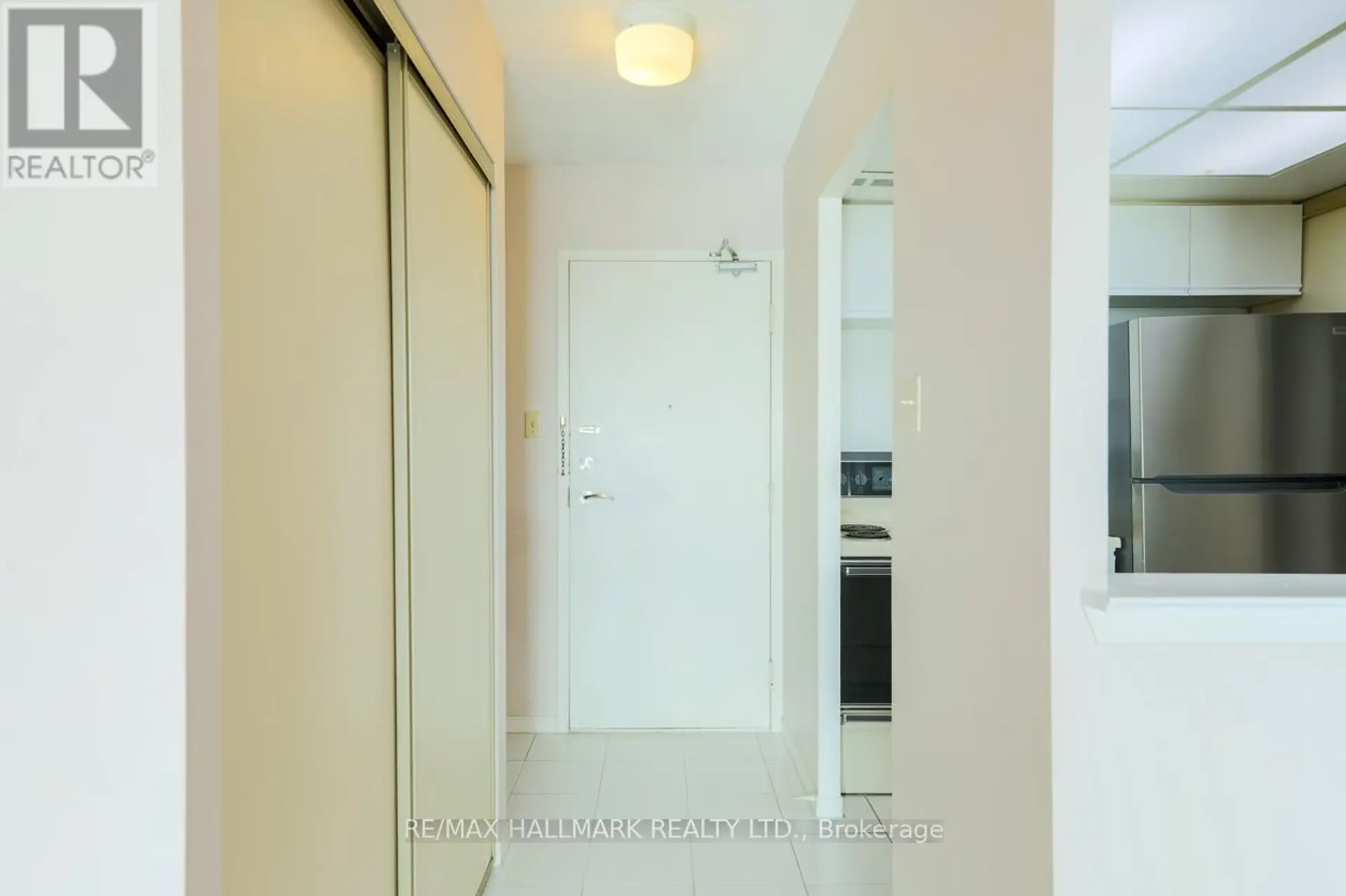 #525 3 GREYSTONE WALK DRIVE - Image 2