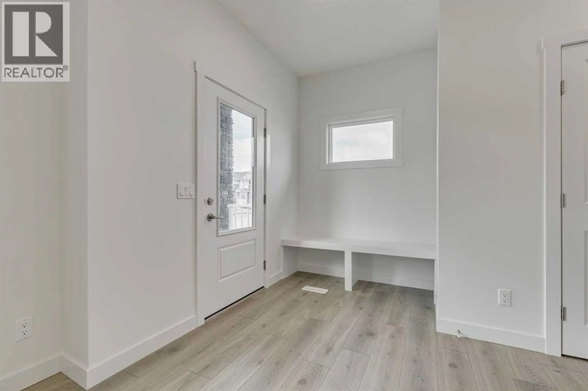 208 BELMONT WAY SW - Image 2