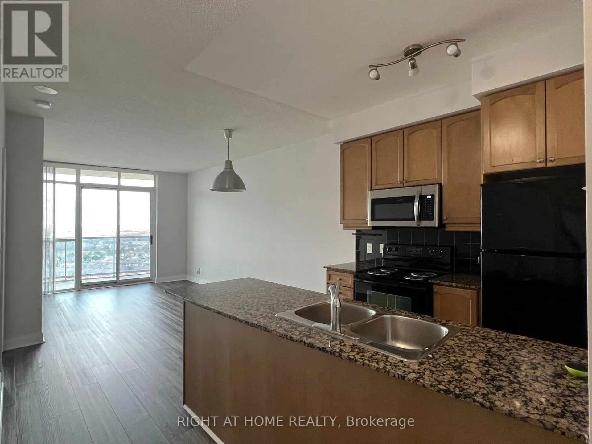 #2101 80 ABSOLUTE AVENUE - Image 7