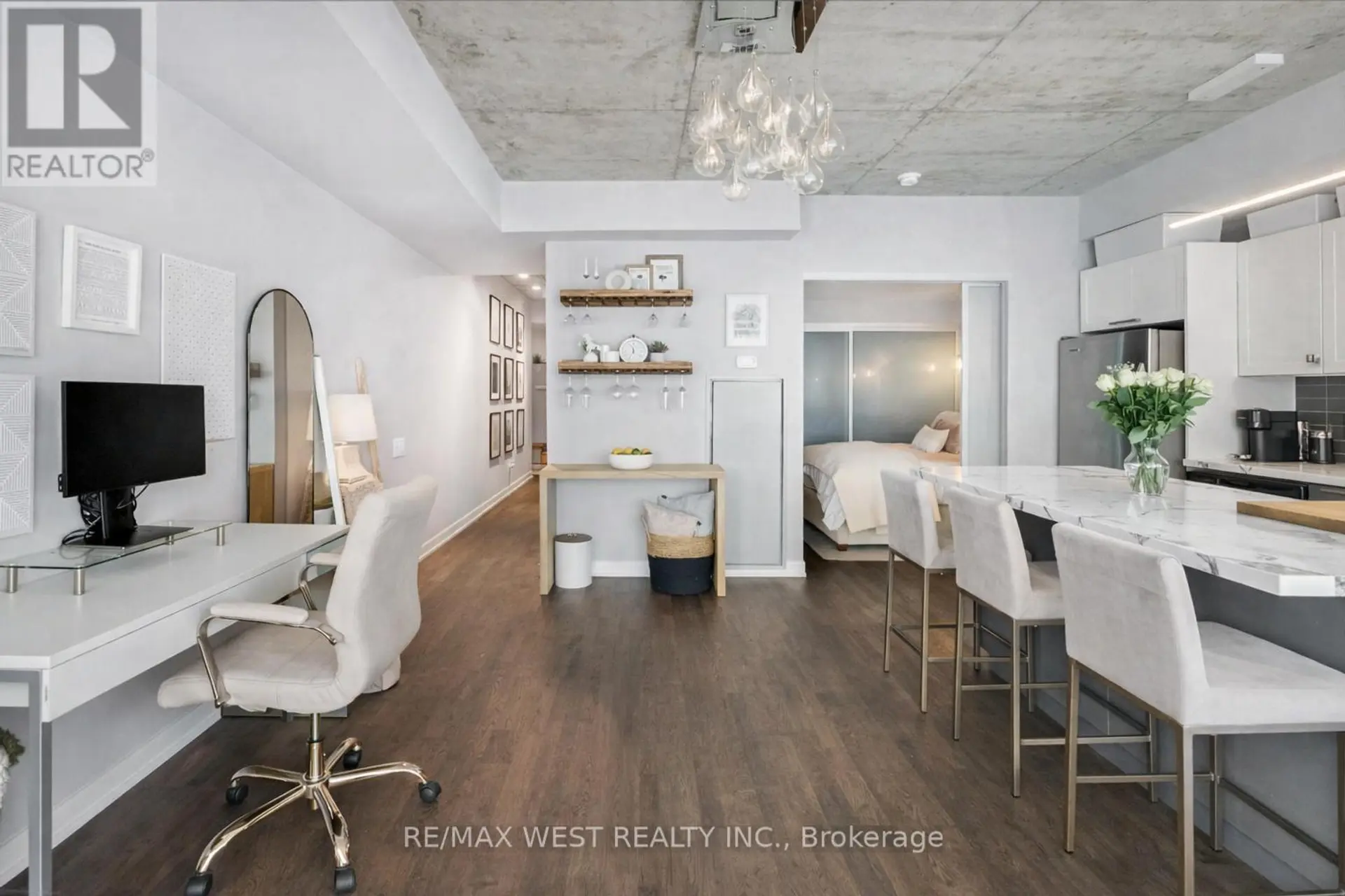 #310 650 KING STREET W - Image 9