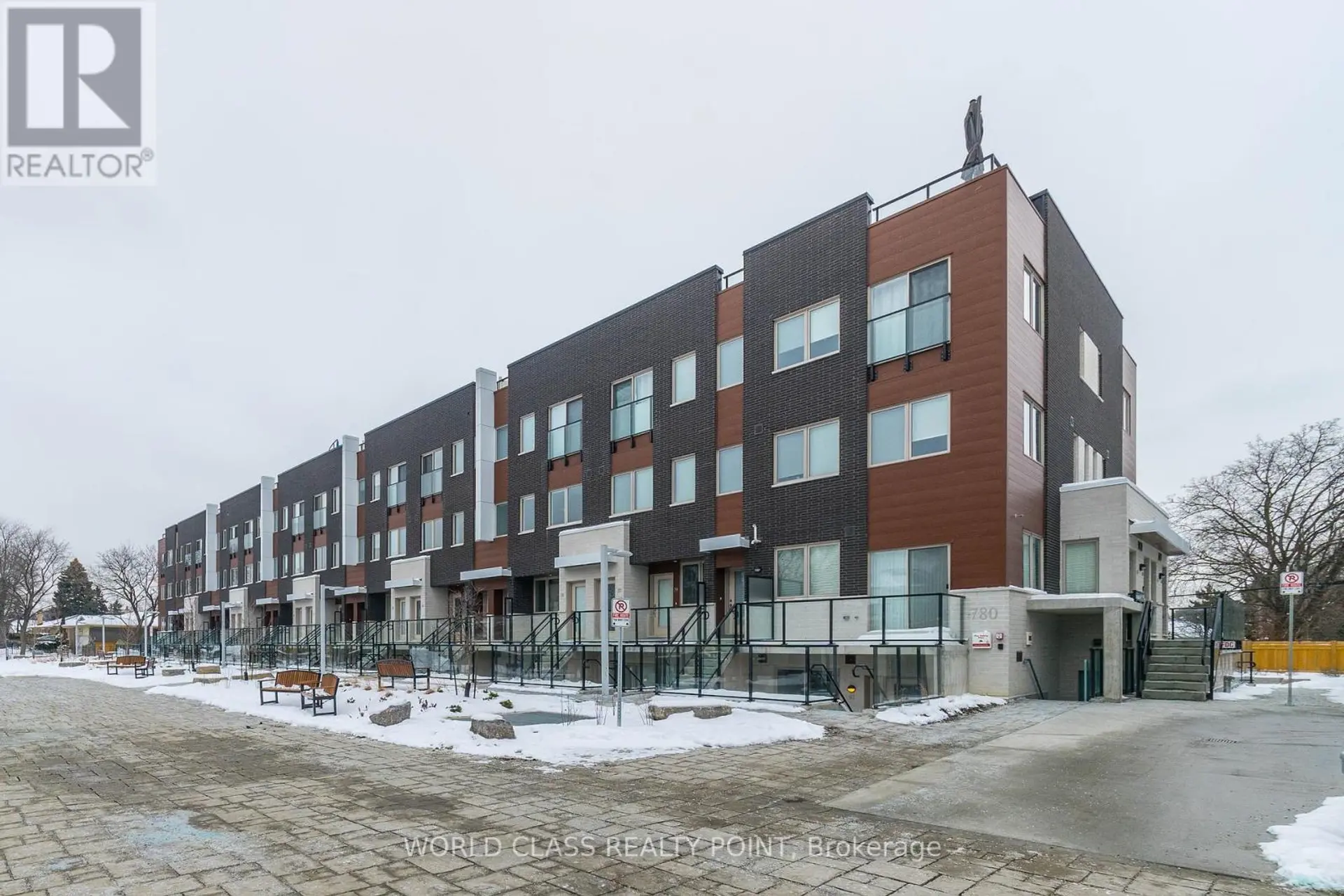 #TH62 780 SHEPPARD AVENUE E - Image 1