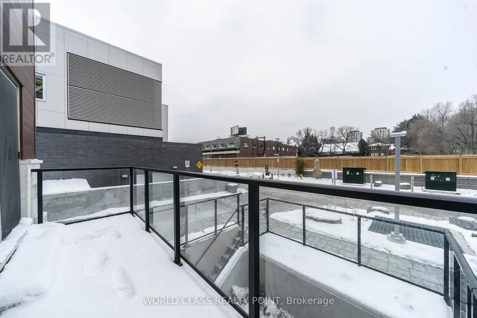 #TH62 780 SHEPPARD AVENUE E - Image 12