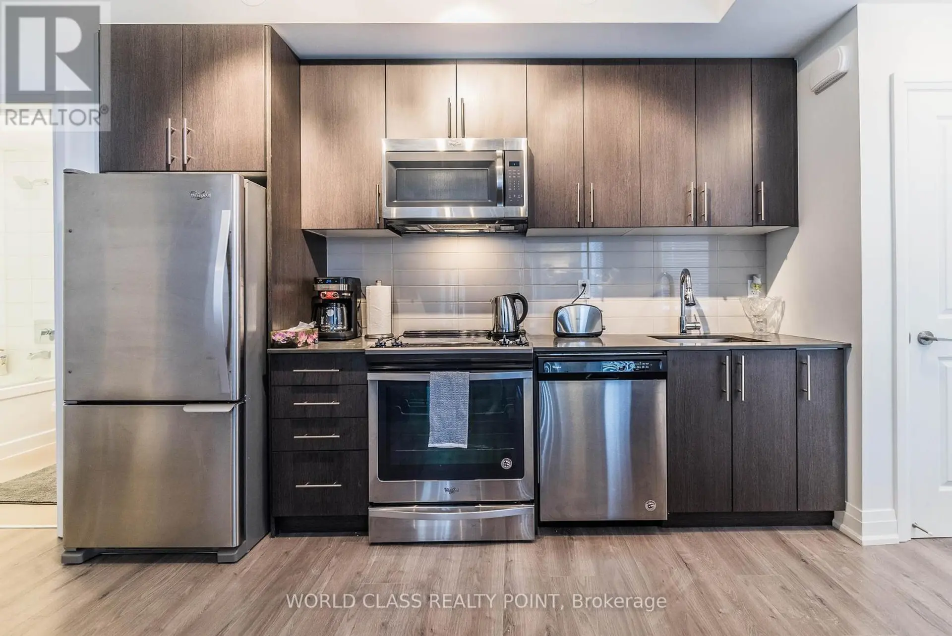 #TH62 780 SHEPPARD AVENUE E - Image 8
