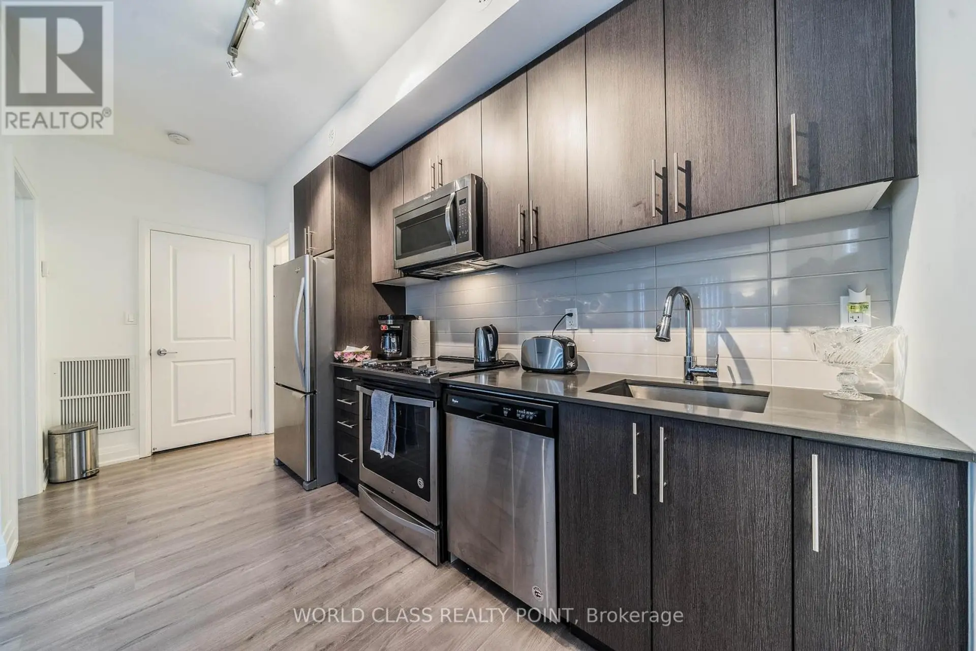 #TH62 780 SHEPPARD AVENUE E - Image 9