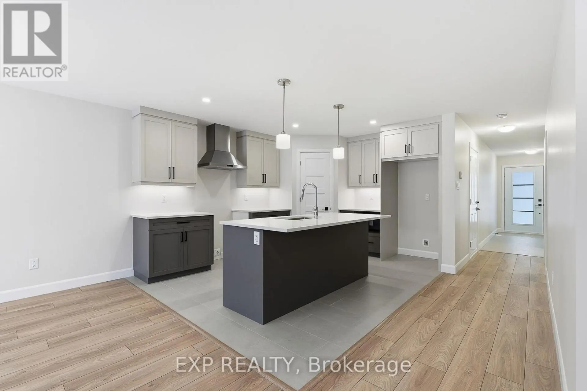 247 SUMAC CRESCENT STREET - Image 4