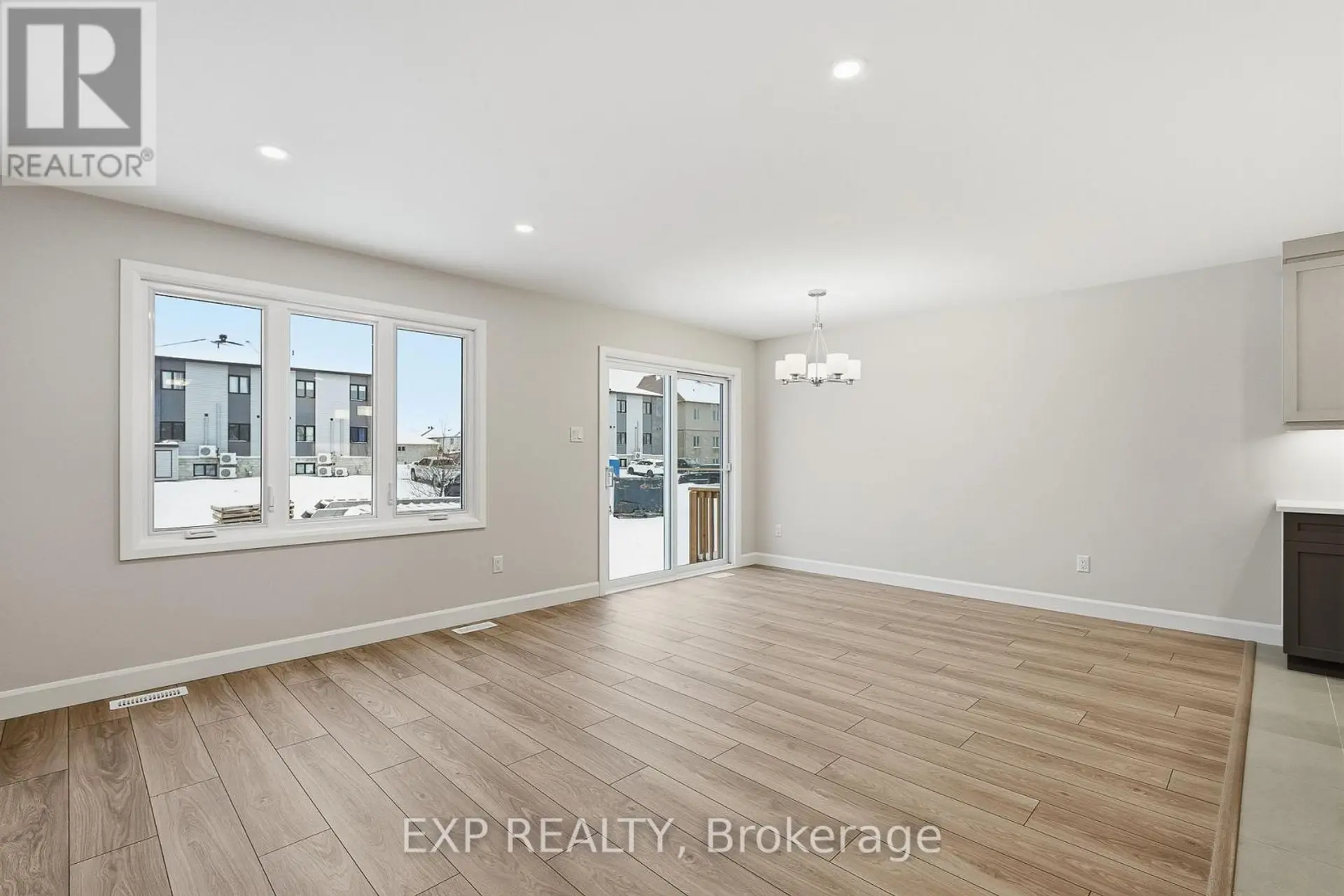247 SUMAC CRESCENT STREET - Image 6