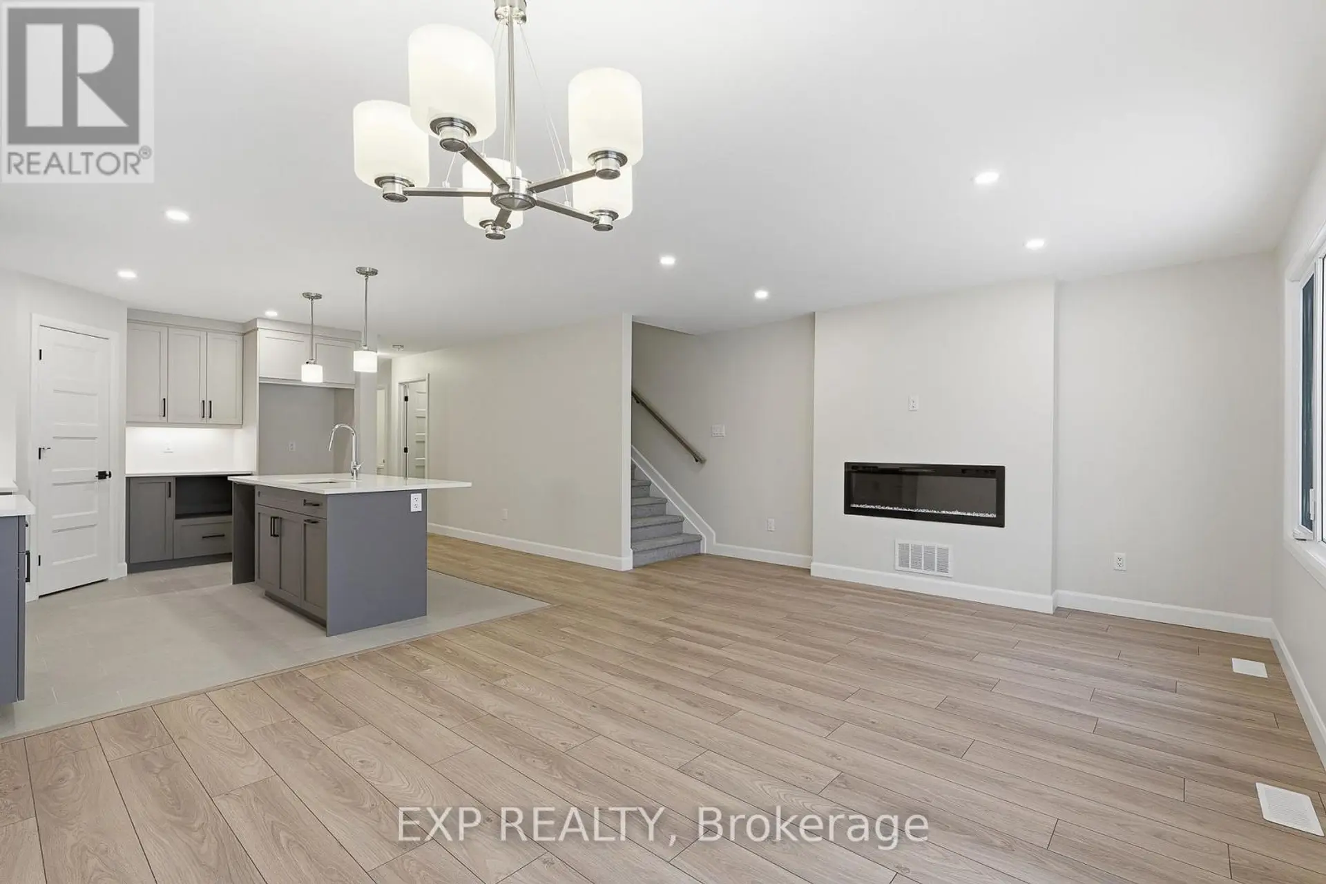 247 SUMAC CRESCENT STREET - Image 8