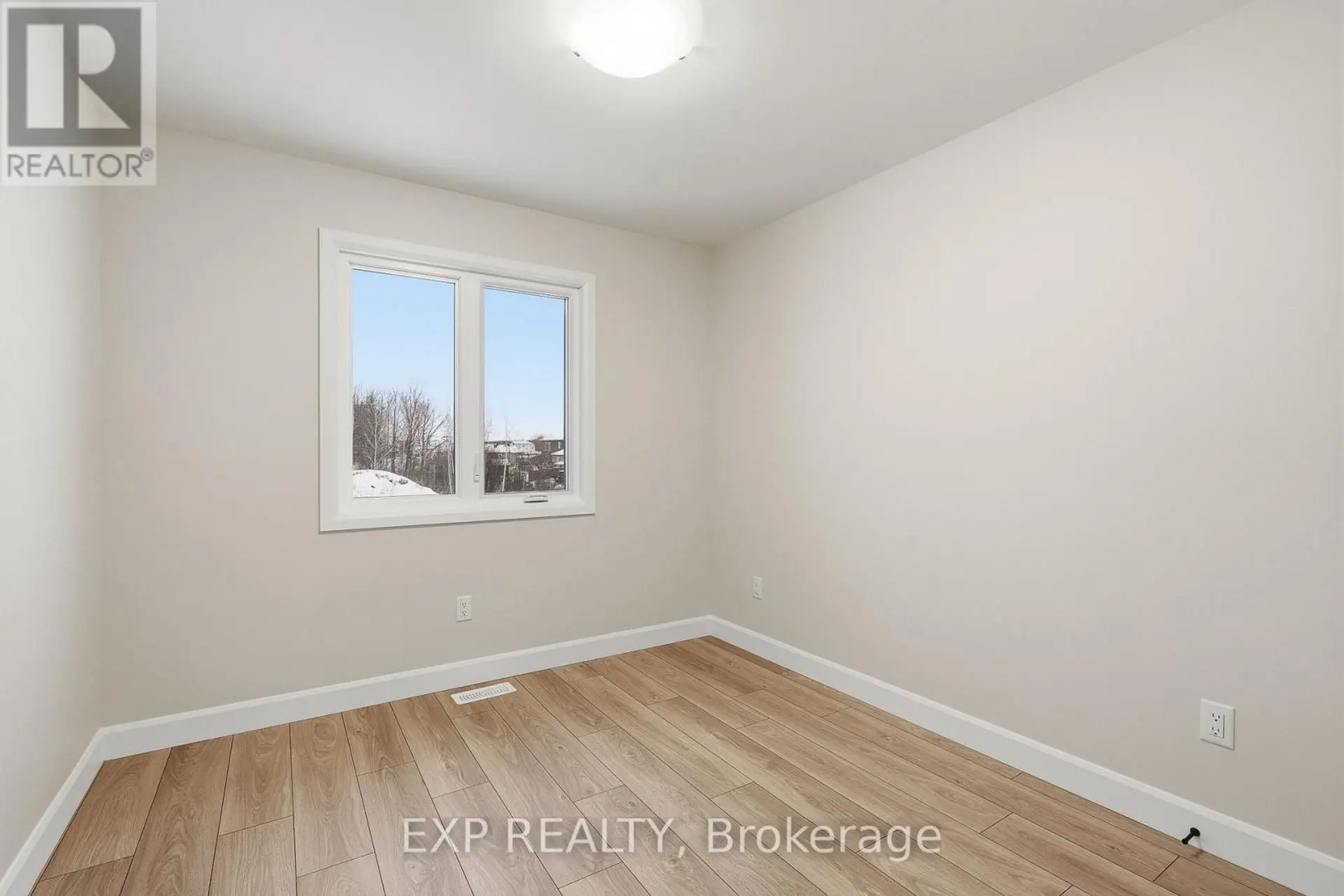 247 SUMAC CRESCENT STREET - Image 9