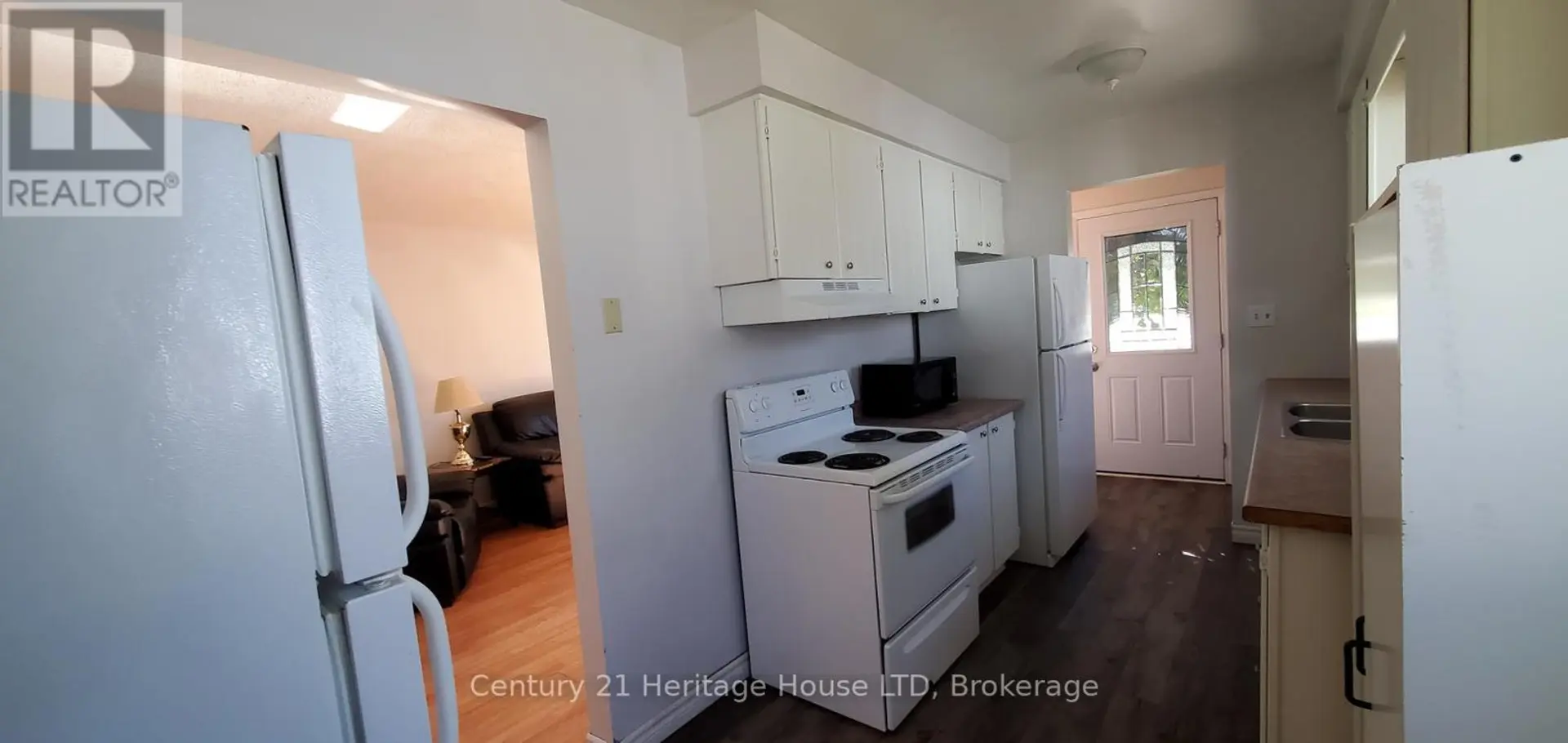 542 FIRST AVENUE N - Image 6