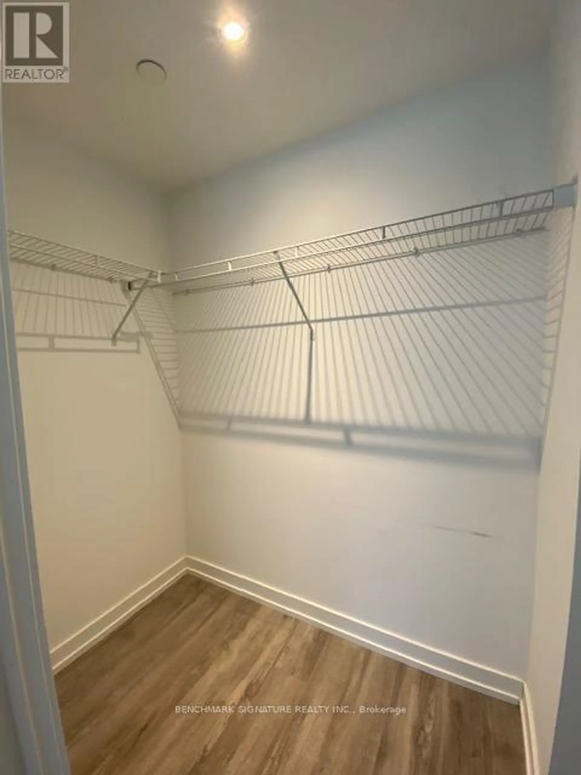 #603 77 SHUTER STREET - Image 10