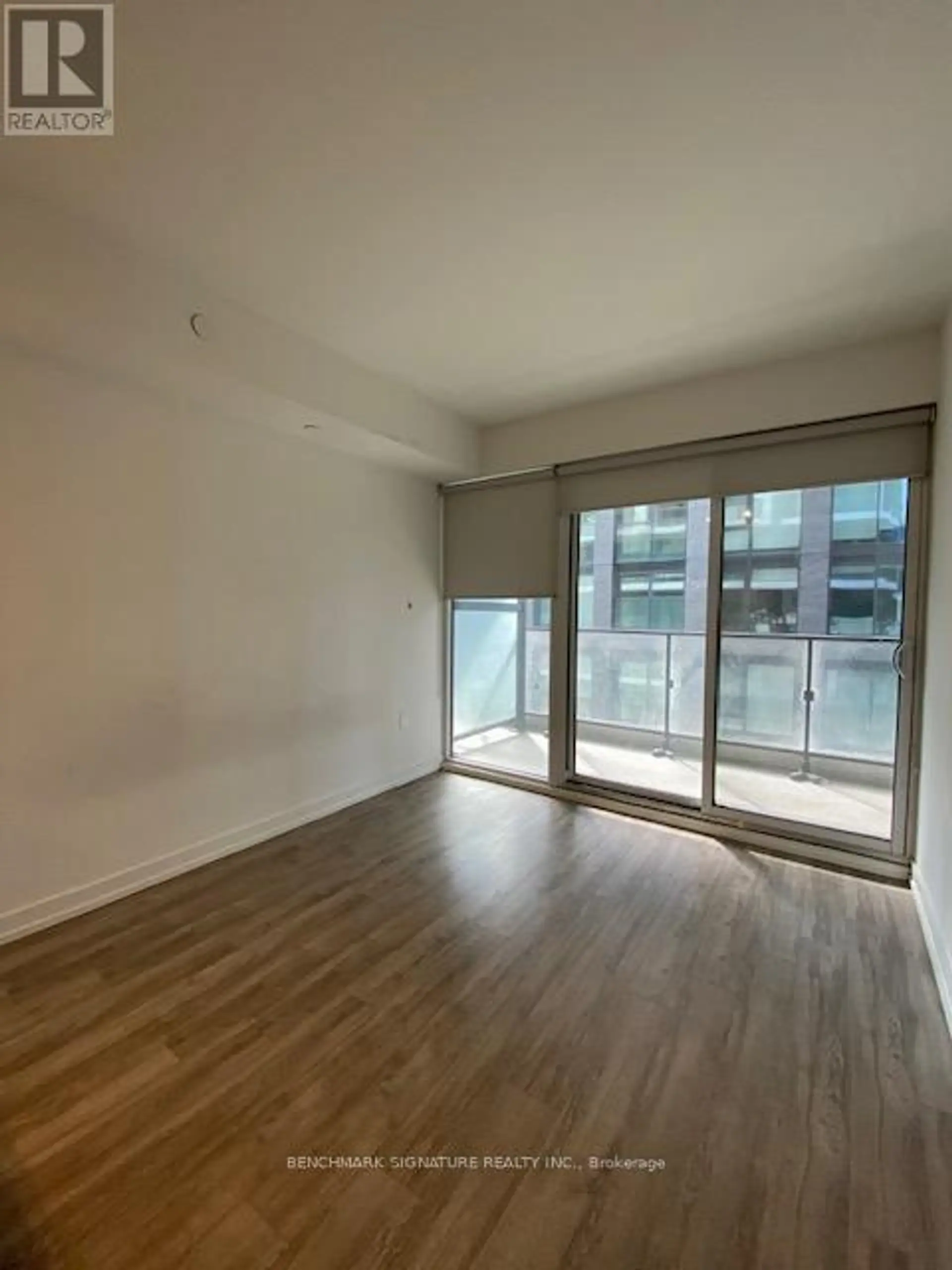 #603 77 SHUTER STREET - Image 6