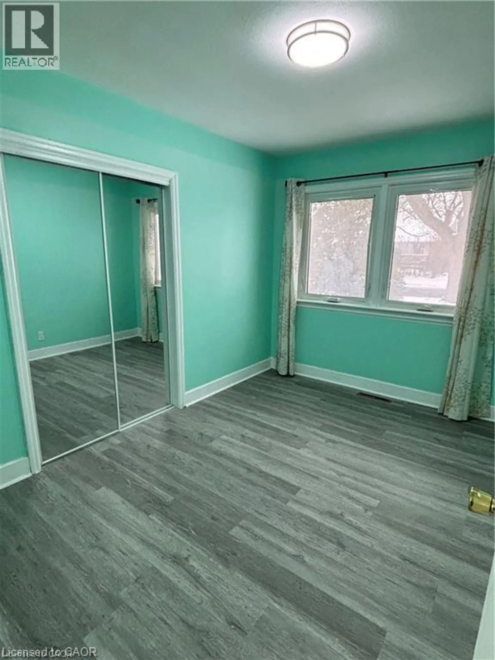 118 JACOBSON AVENUE - Image 8
