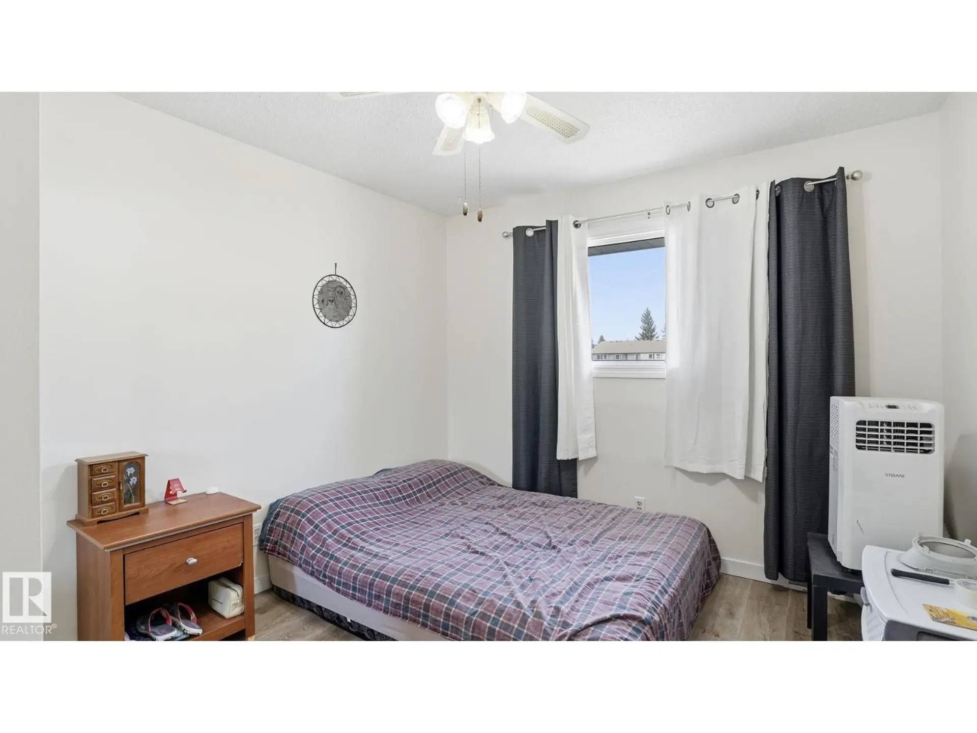 #12 14120 80 ST NW - Image 13