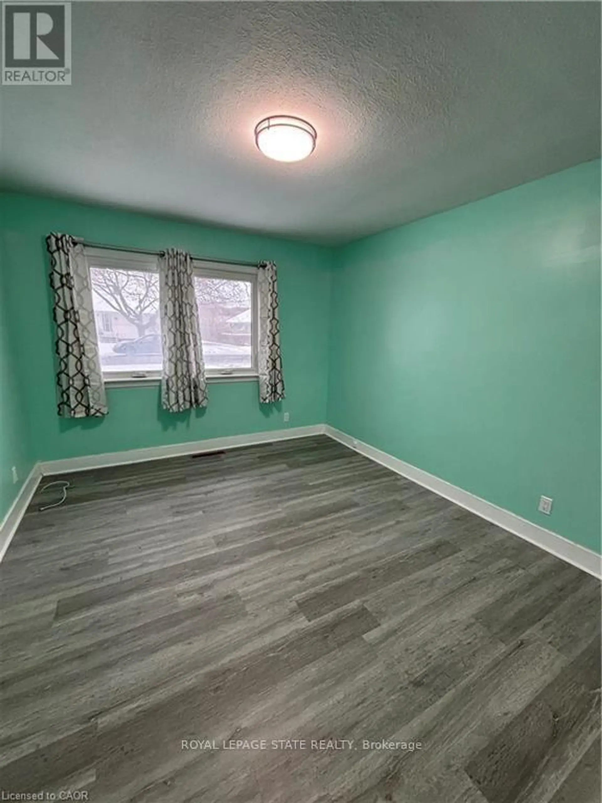 118 JACOBSON AVENUE - Image 10