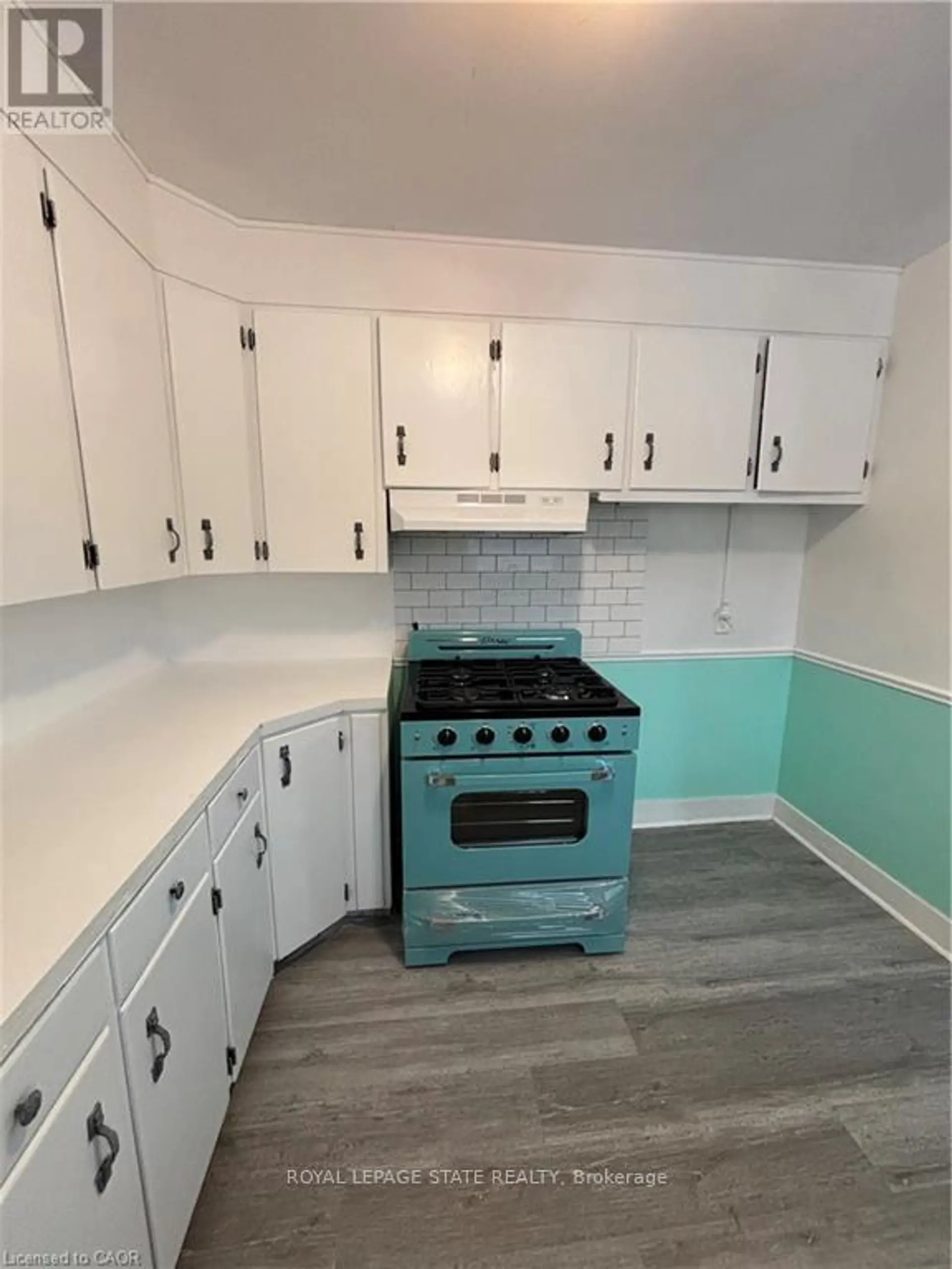 118 JACOBSON AVENUE - Image 4