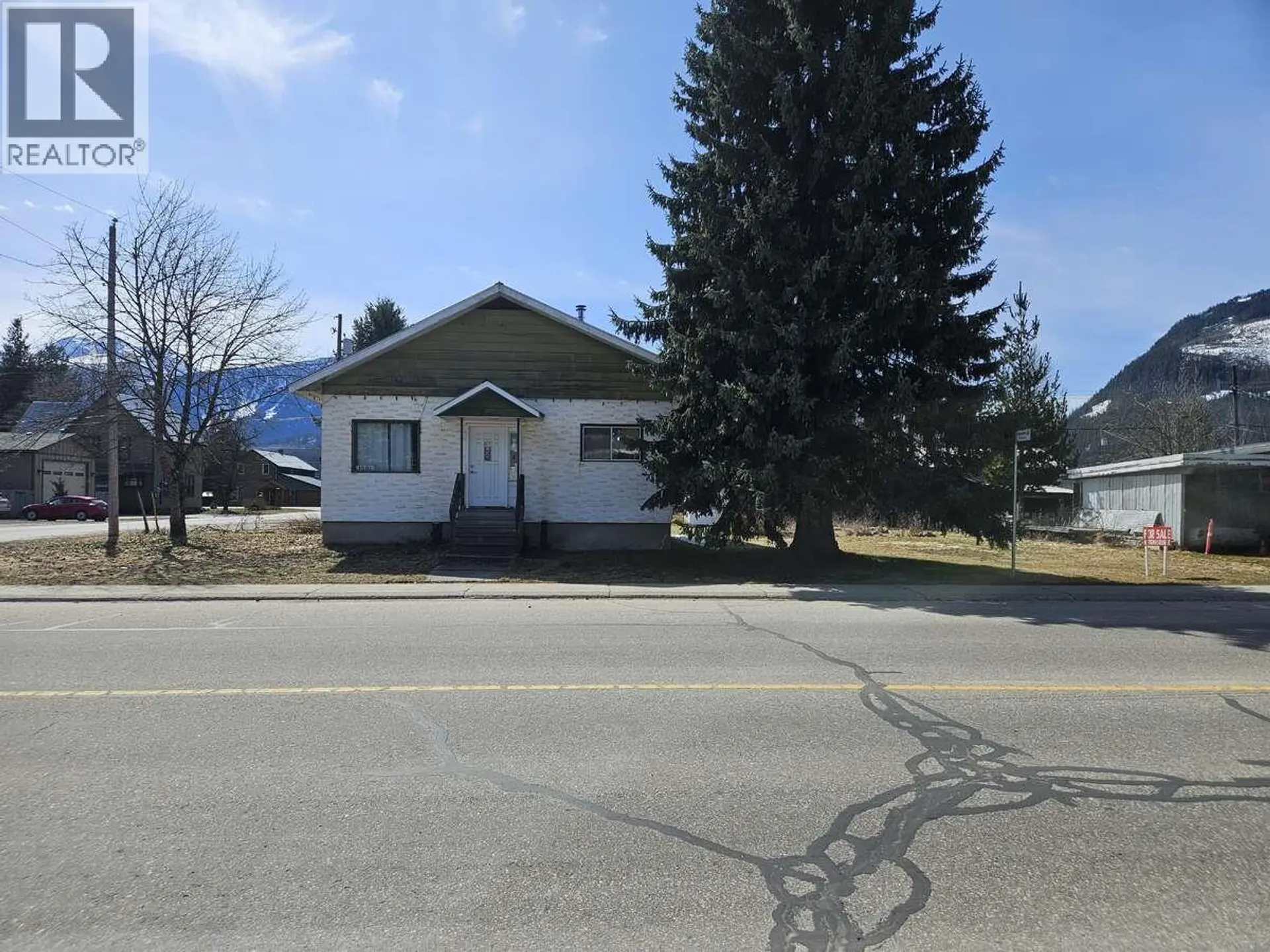 Property at 1501 Douglas Street, Revelstoke, BC