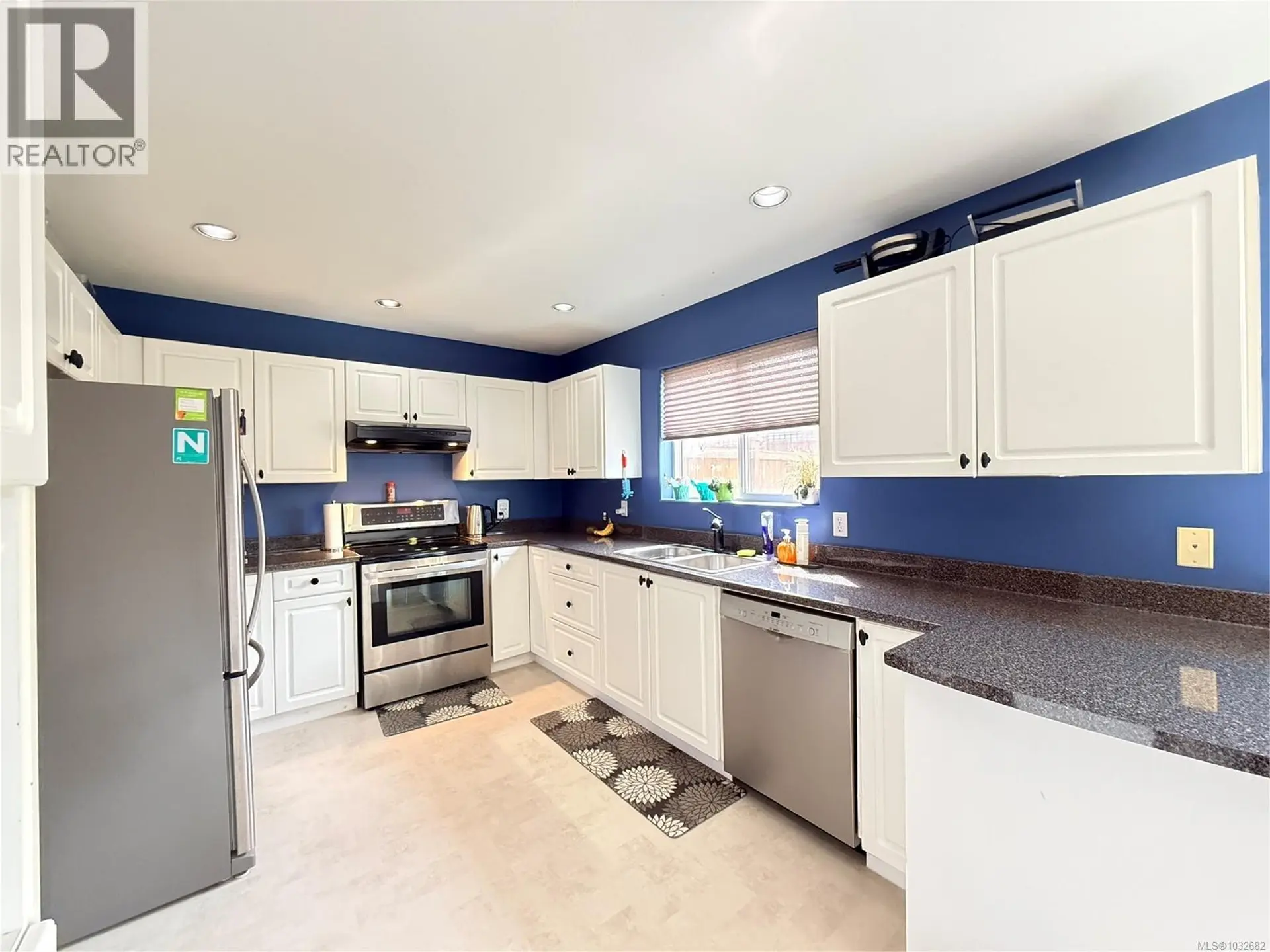 Property at 2553 Kingcome Pl, Port McNeill, BC