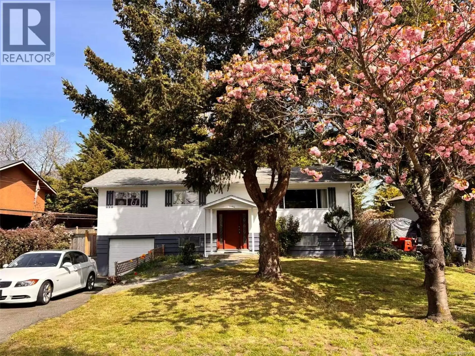 Property at 2254 Amherst Ave, Sidney, BC